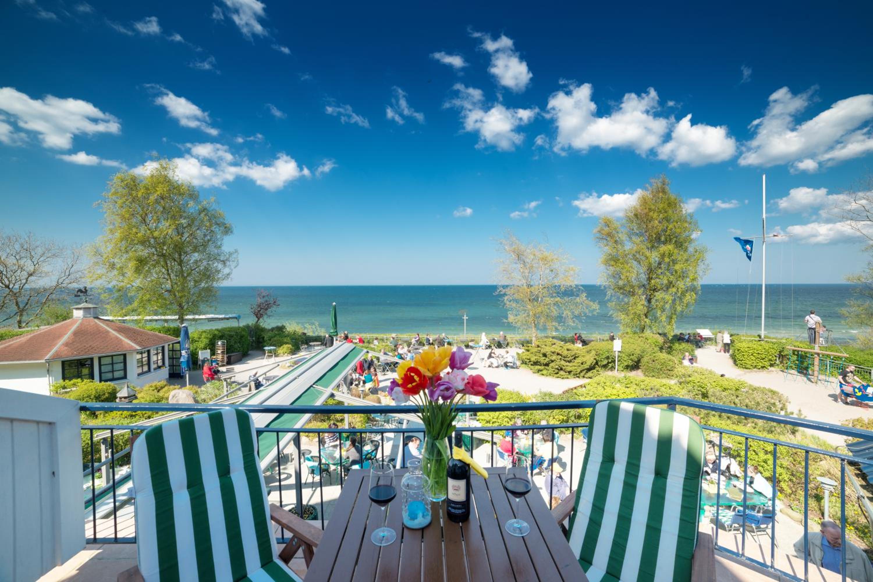 Suite sea side photo 2