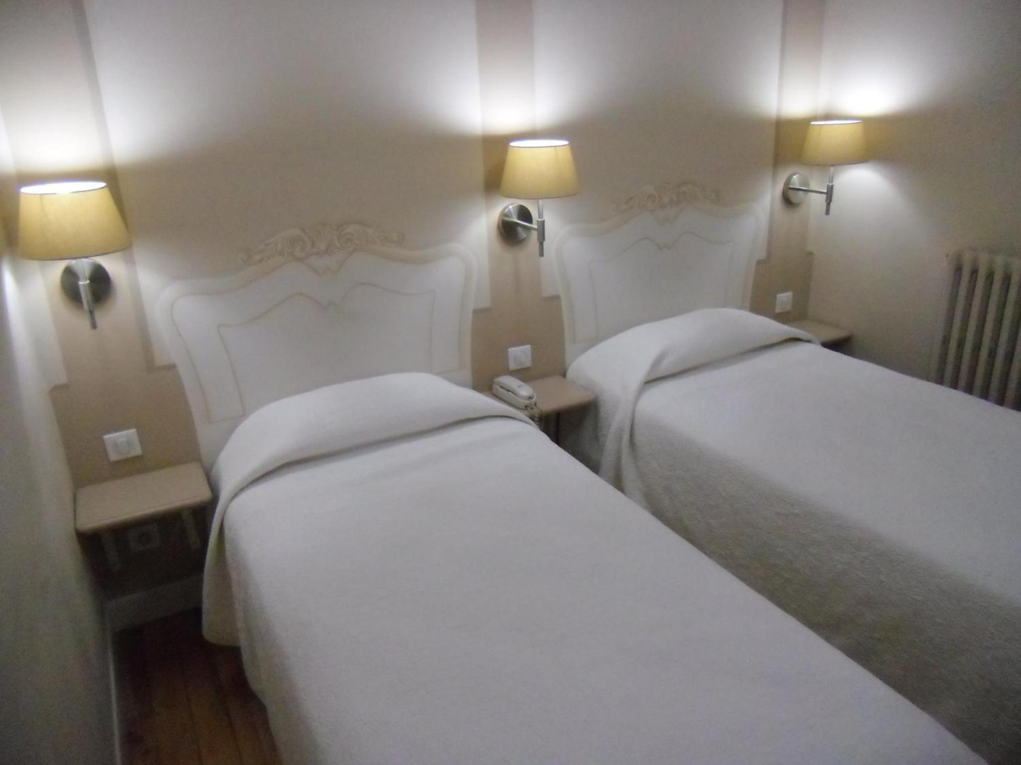 Twin Room - Photo 1