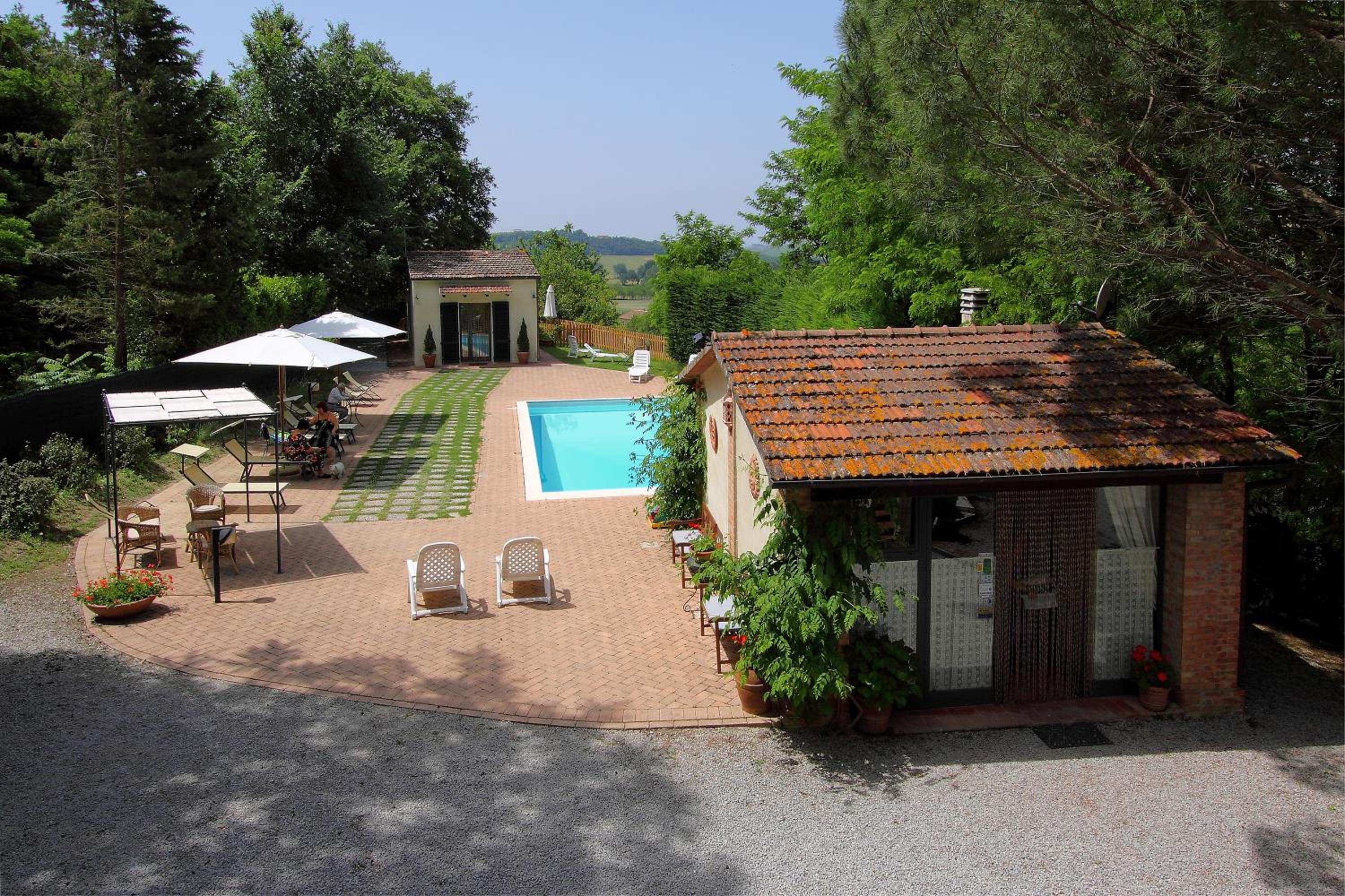 Two-Bedroom Apartment with Garden - Photo 17