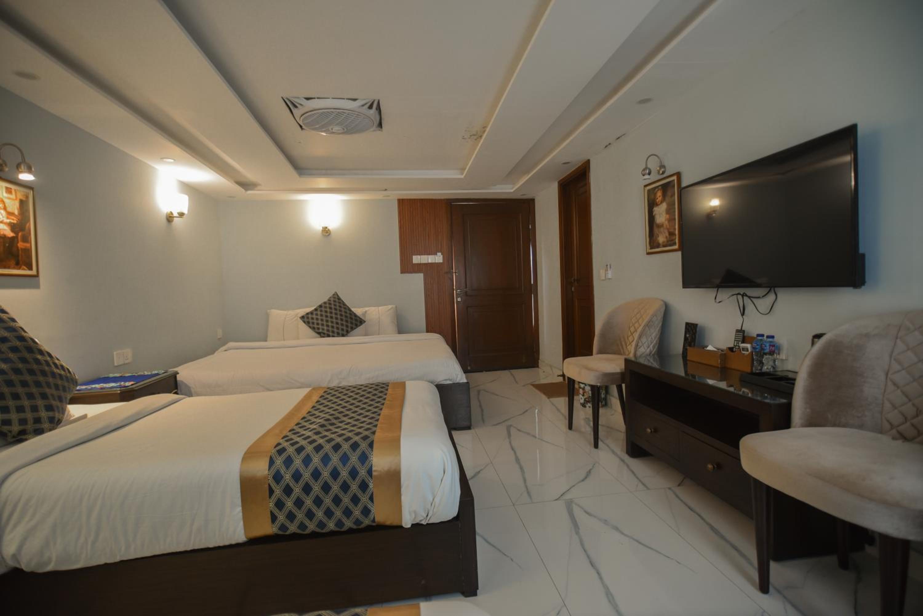 Deluxe Quadruple Room photo 2