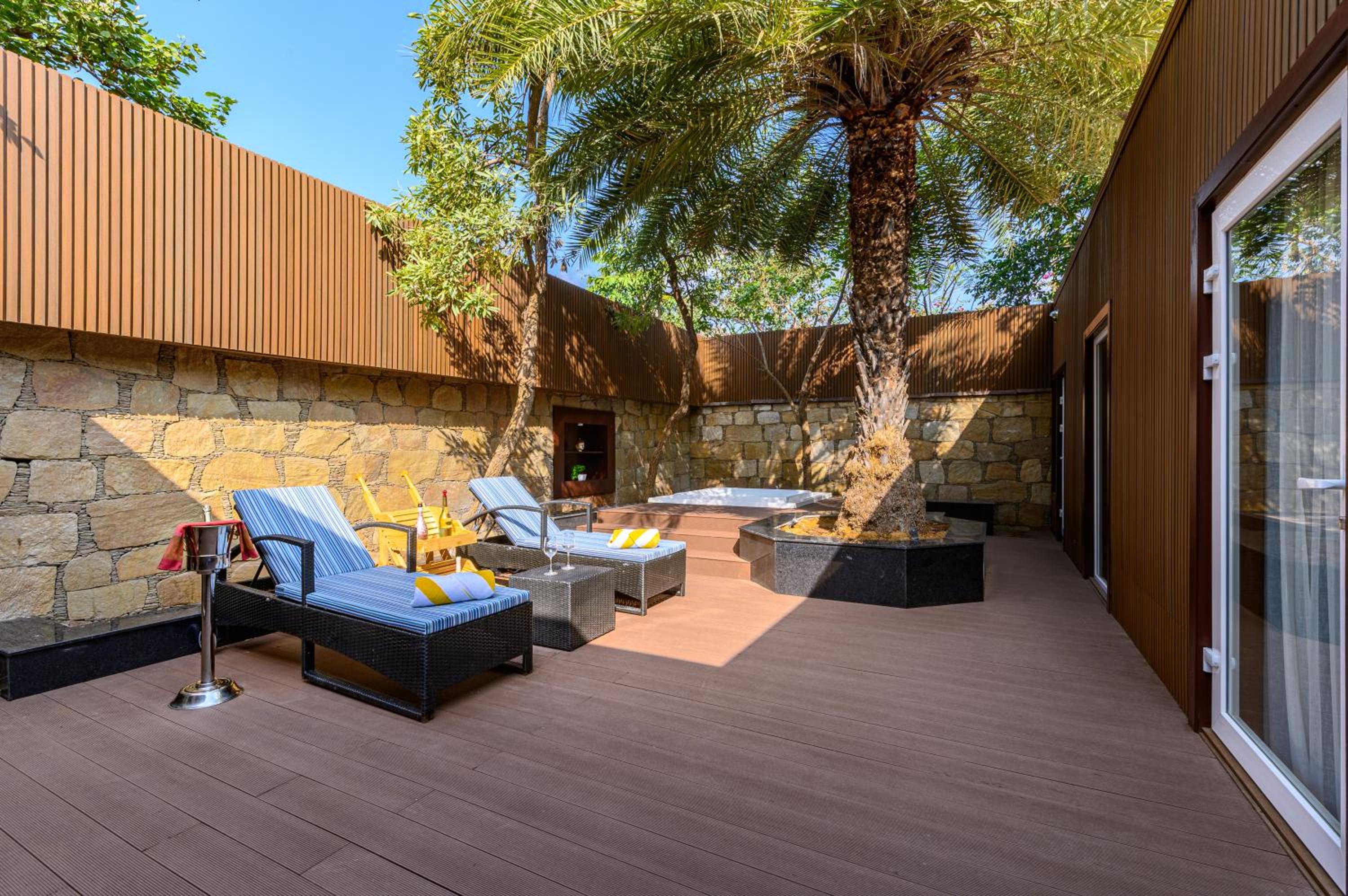 Ananta Villa: 10% discount on Food & Beverages (excluding In-Room Dining and Liquor), 10% discount on Spa Services, Laundry Services, Complimentary Happy Hour Offer – Buy 1 Get 1 Free, available daily from 11:00 AM to 7:00 PM. photo
