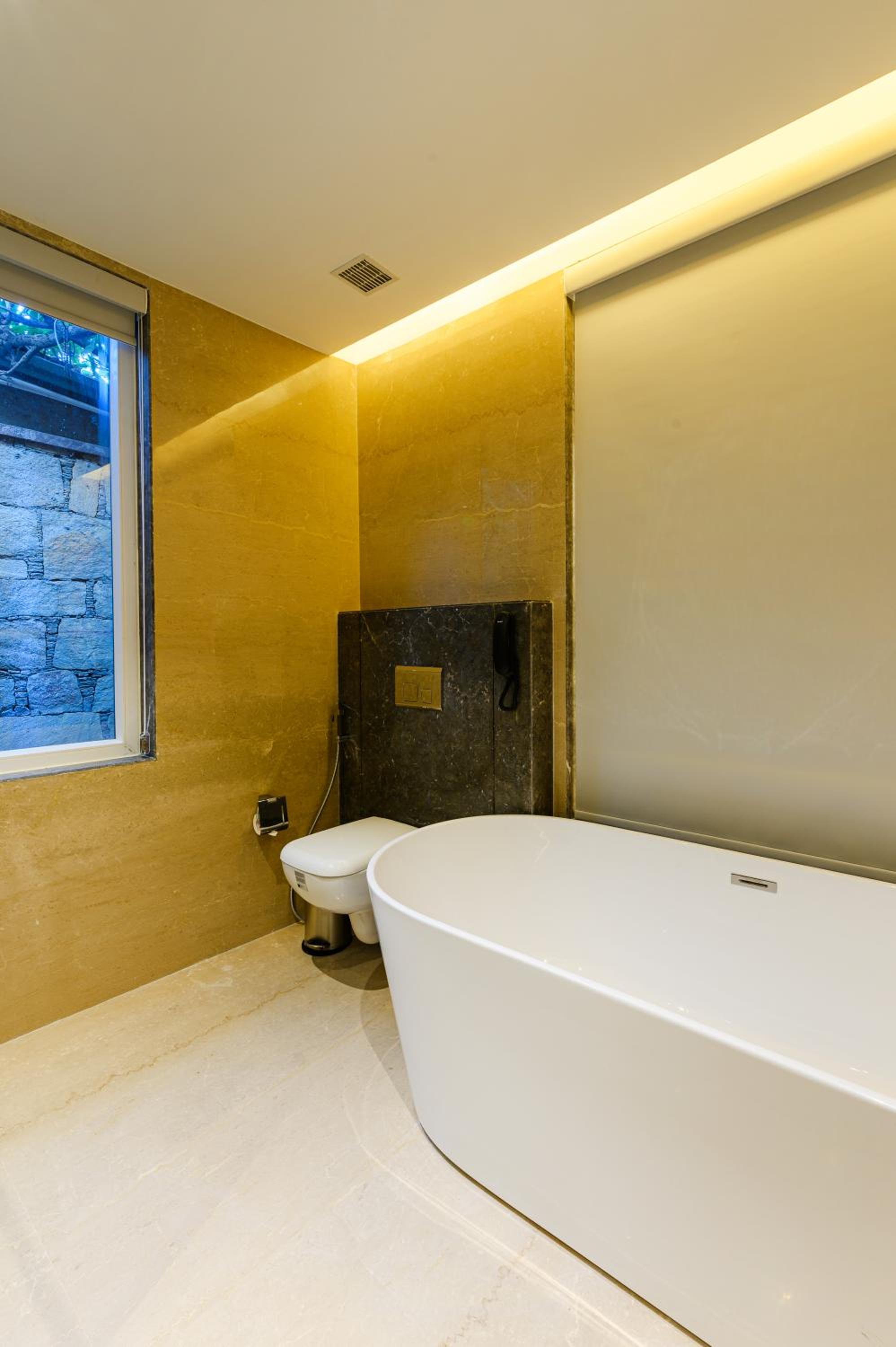Ananta Villa: 10% discount on Food & Beverages (excluding In-Room Dining and Liquor), 10% discount on Spa Services, Laundry Services, Complimentary Happy Hour Offer – Buy 1 Get 1 Free, available daily from 11:00 AM to 7:00 PM.