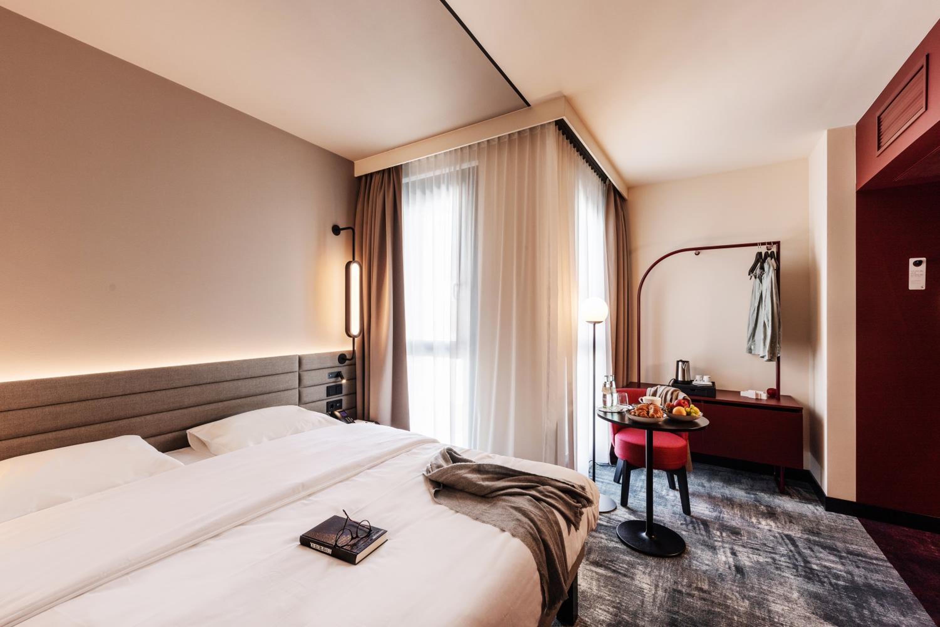 Standard King Room - Photo 2