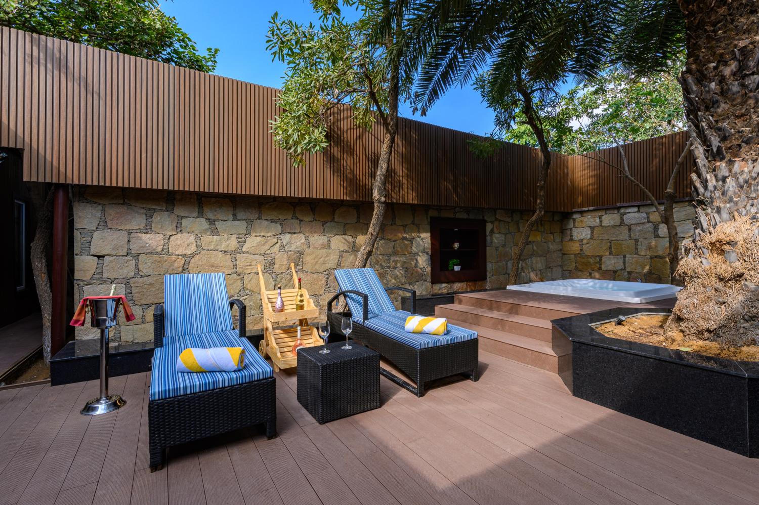 Ananta Villa: 10% discount on Food & Beverages (excluding In-Room Dining and Liquor), 10% discount on Spa Services, Laundry Services, Complimentary Happy Hour Offer – Buy 1 Get 1 Free, available daily from 11:00 AM to 7:00 PM.