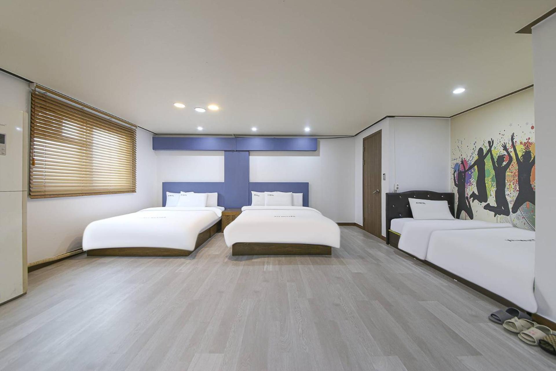 Quadruple Room with Private Bathroom - Photo 5