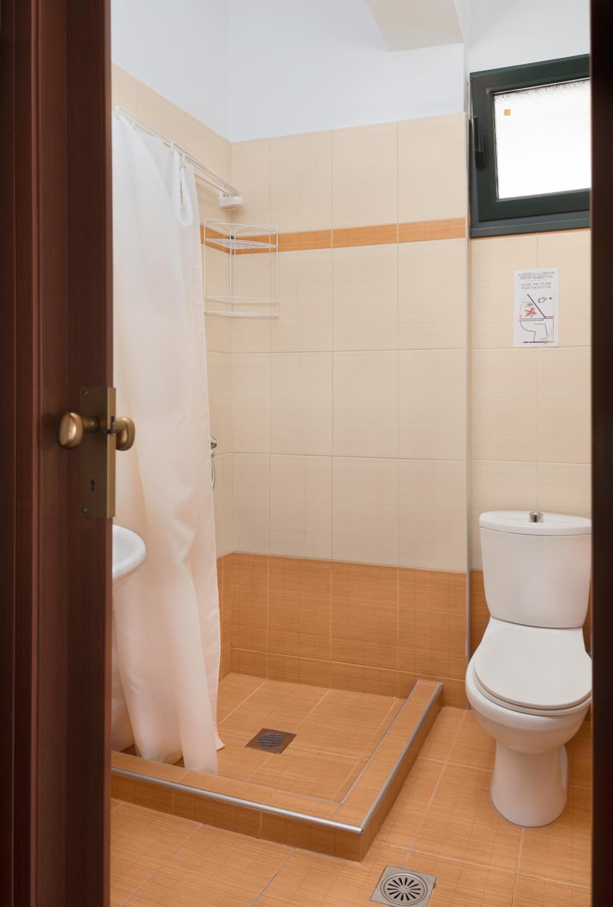 Basic Double Room - Photo 3