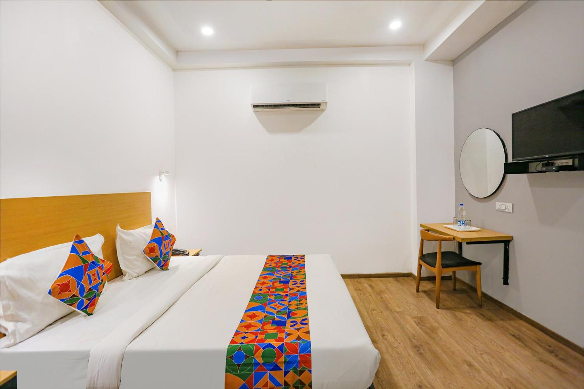 Deluxe Room - Photo 3