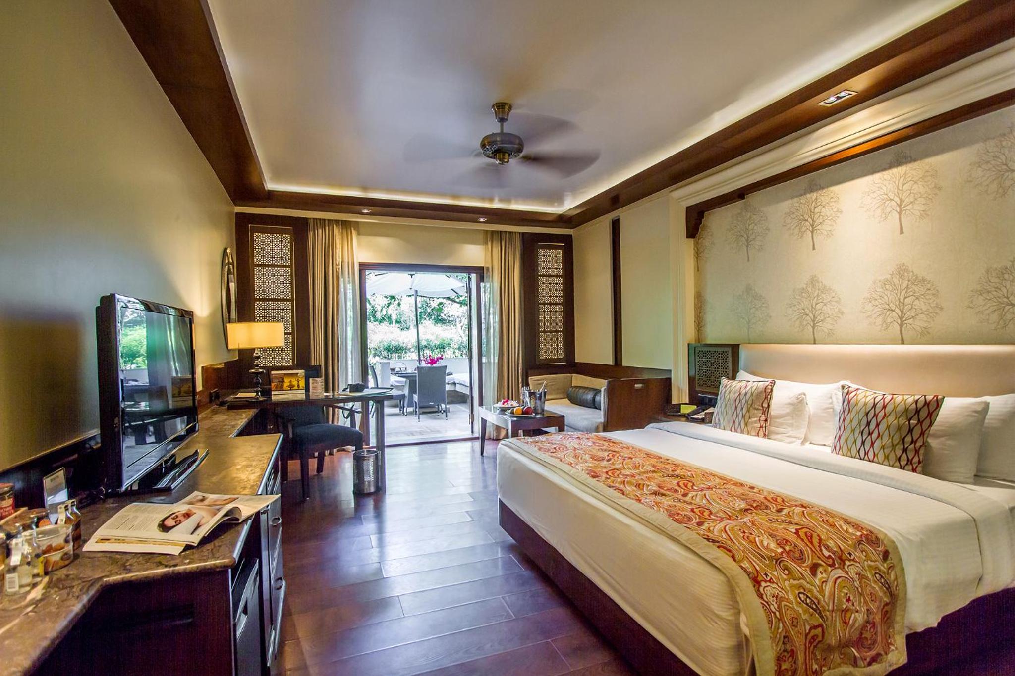 Premium Cottage with Jacuzzi:10% discount on Food & Beverages (excluding In-Room Dining and Liquor), 10% discount on Spa Services, Laundry Services, Complimentary Happy Hour Offer – Buy 1 Get 1 Free, available daily from 11:00 AM to 7:00 PM. - Photo 1