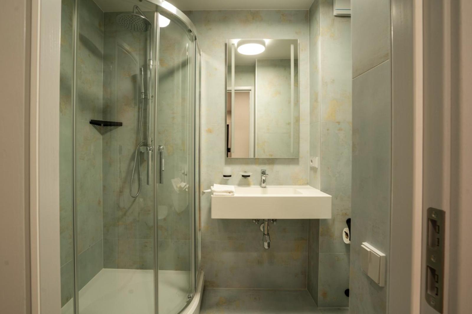 One-Bedroom Apartment - Photo 14