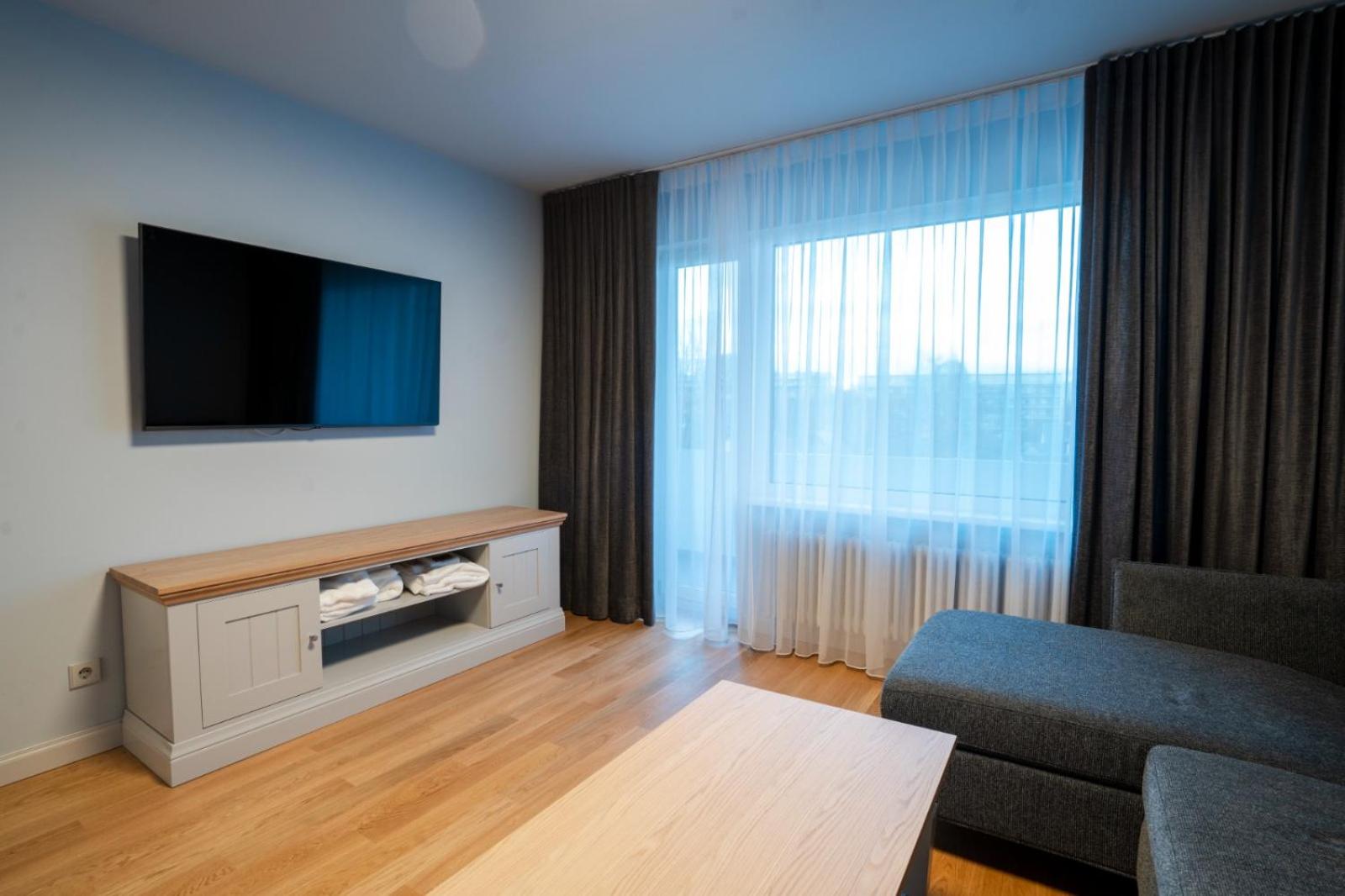 One-Bedroom Apartment - Photo 1