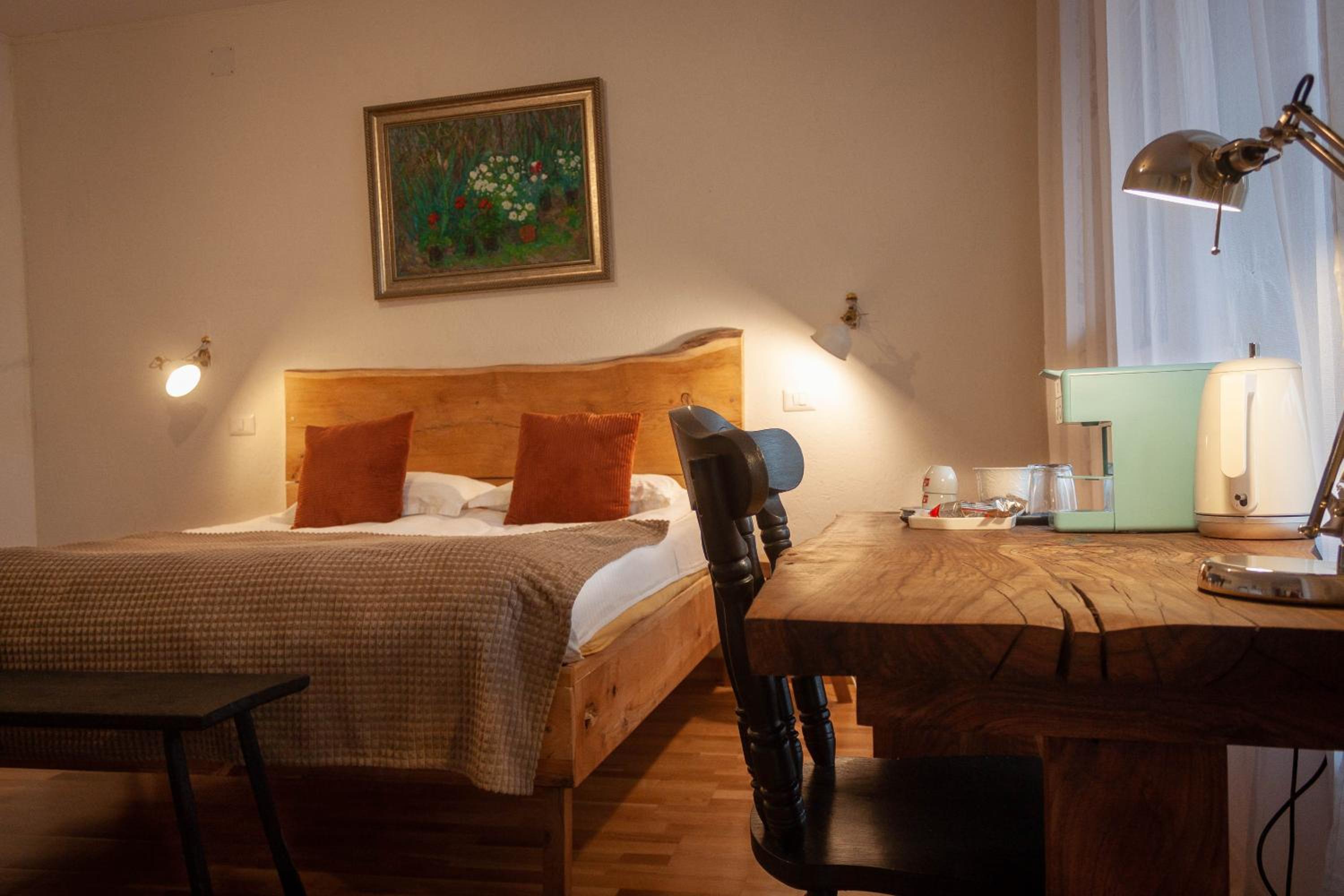 Deluxe King Room - Photo 1