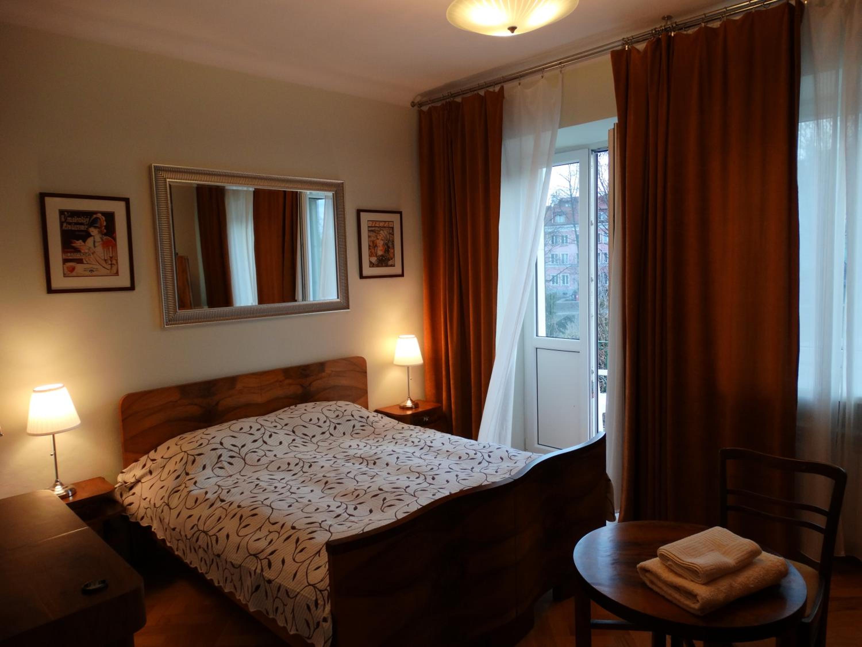 Apartment with Balcony - Photo 52