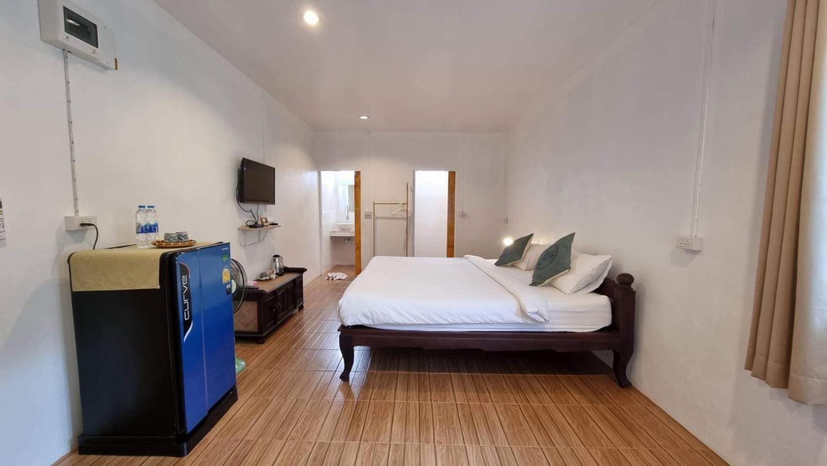 Superior Double or Twin Room - Photo 8