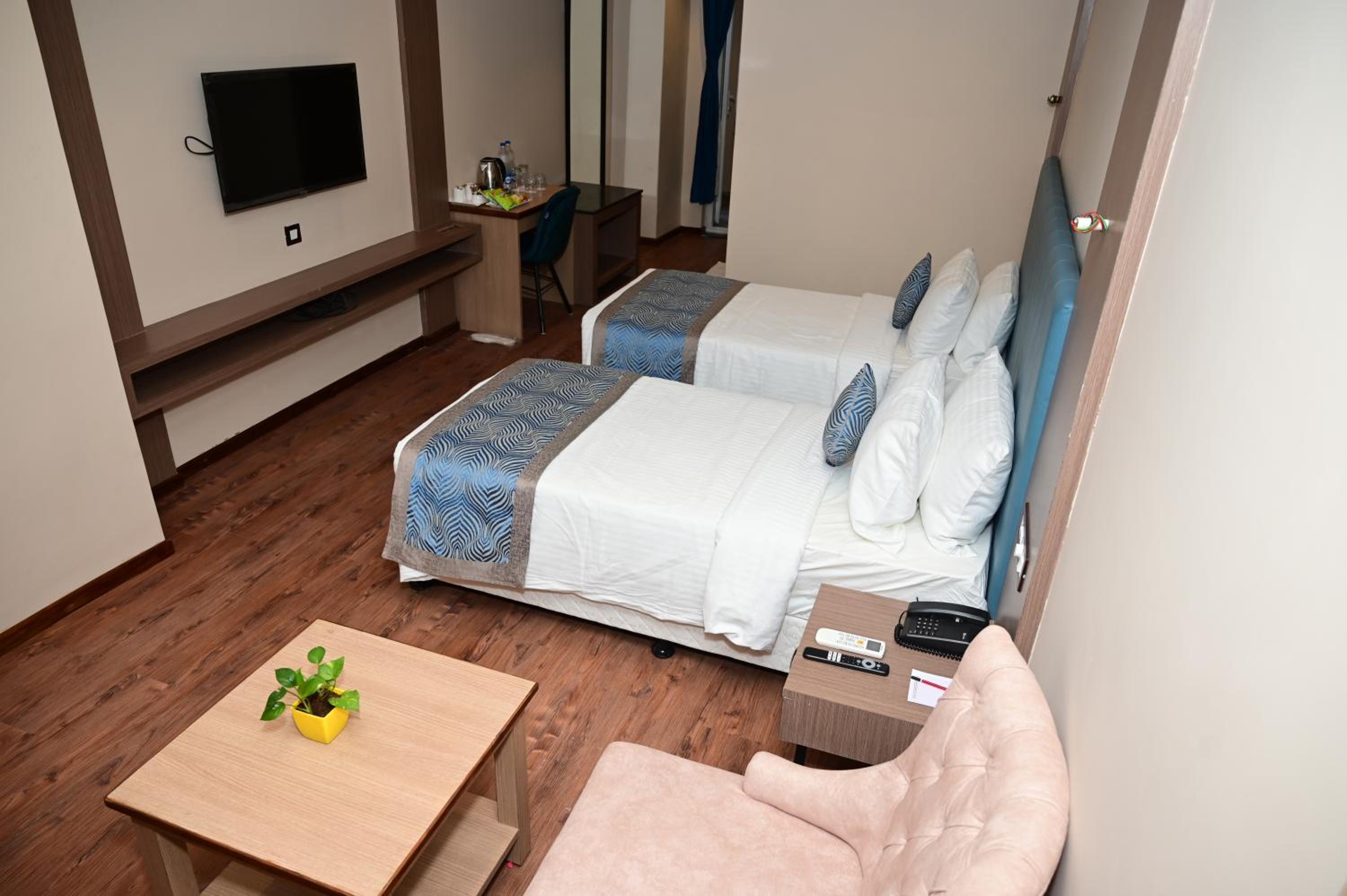 Superior Queen Room