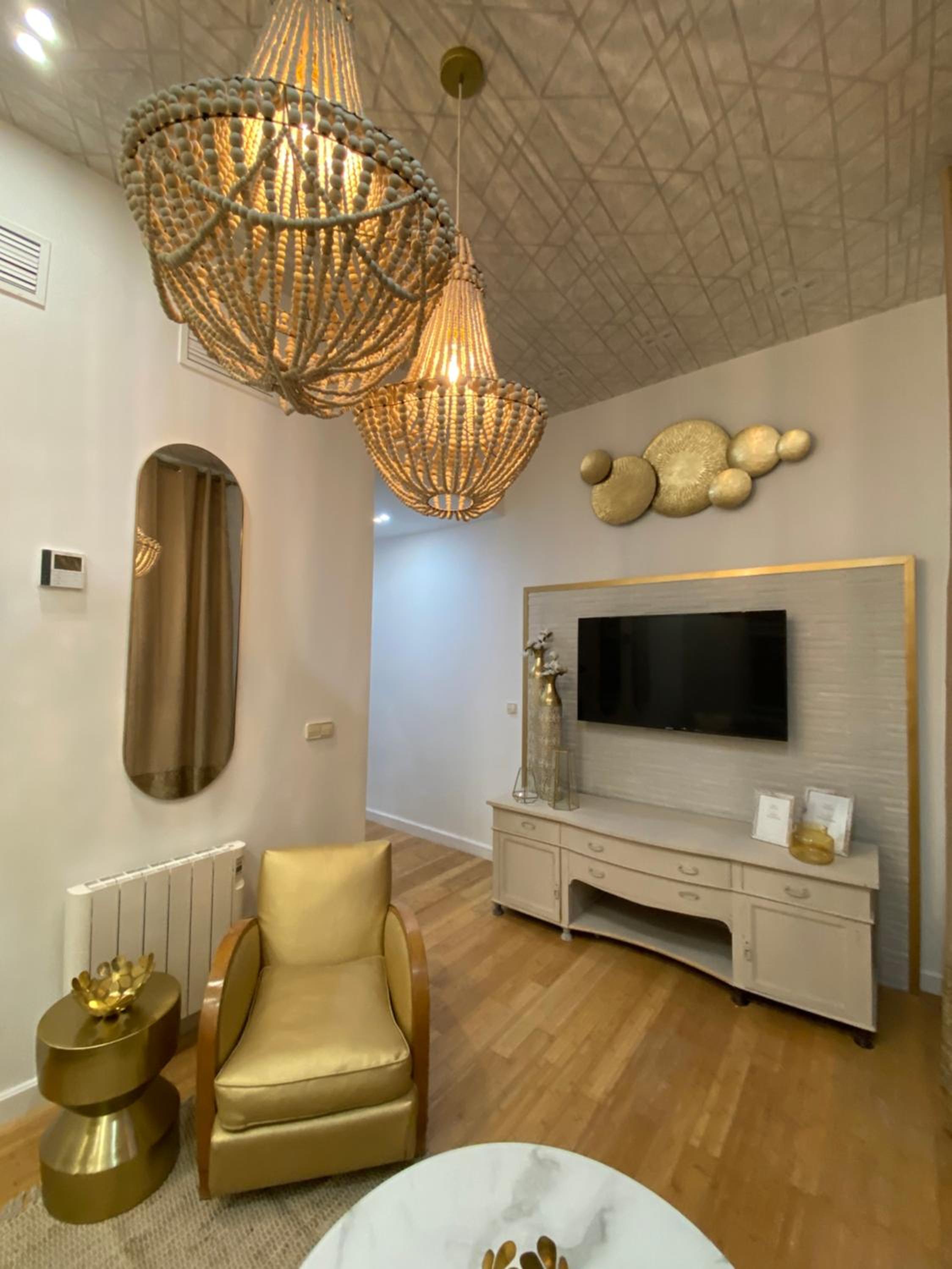 One-Bedroom Apartment photo 2