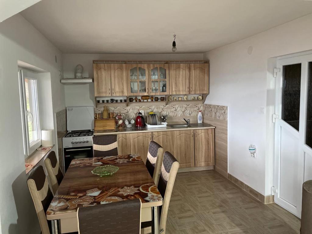 Two-Bedroom House - Photo 9