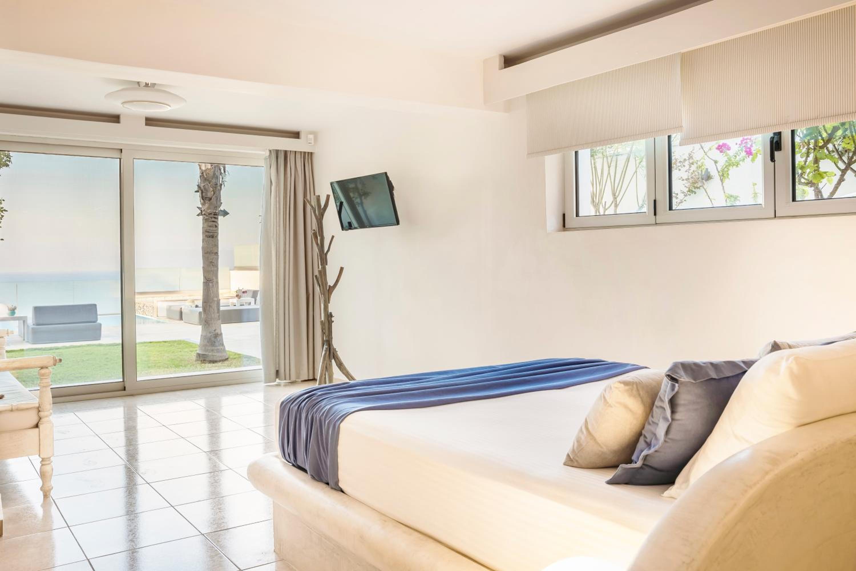 Villa photo 2