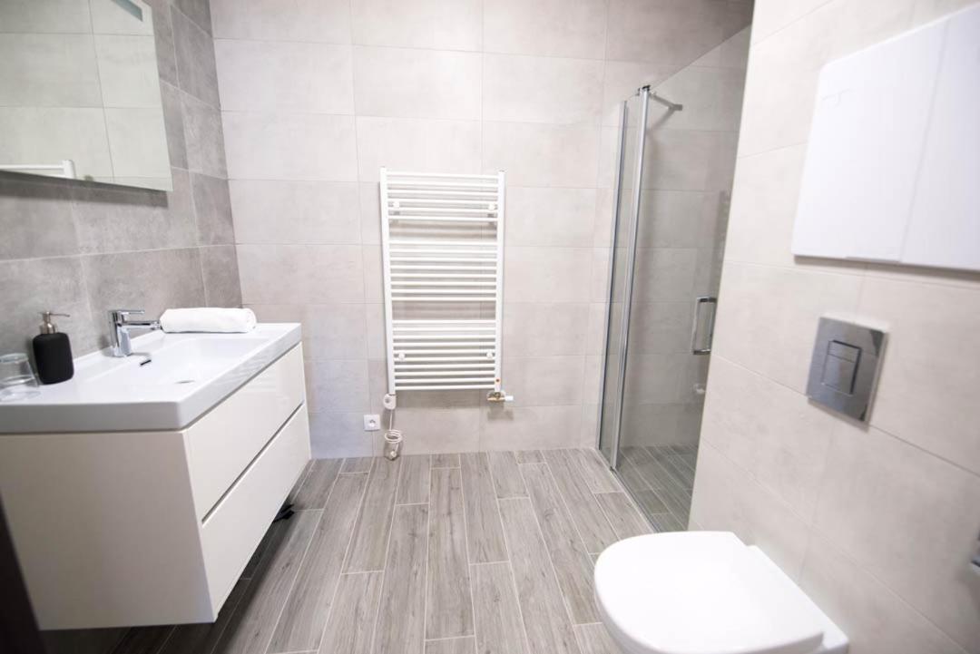 Two-Bedroom Apartment - Photo 3
