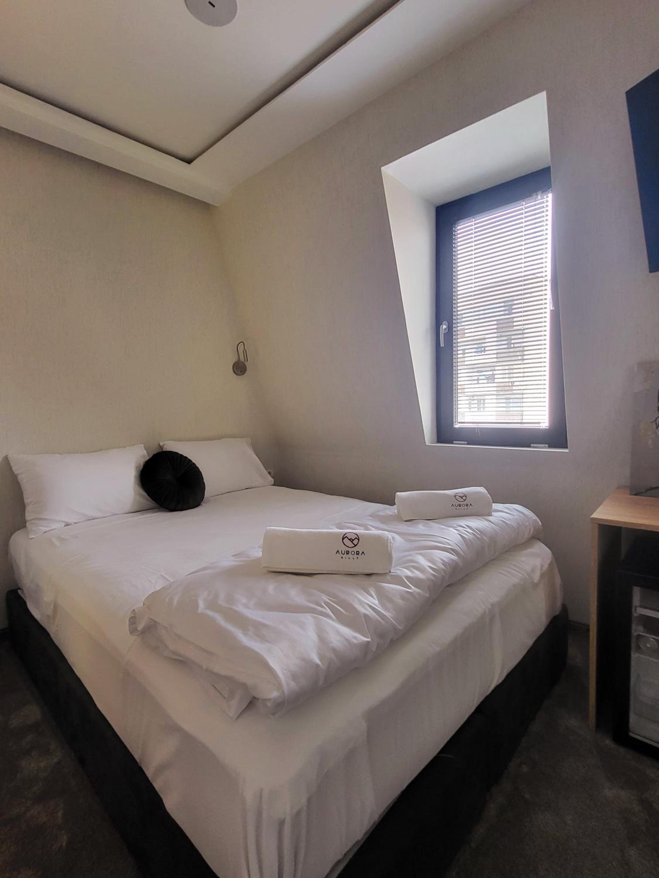 Double Room - Photo 6