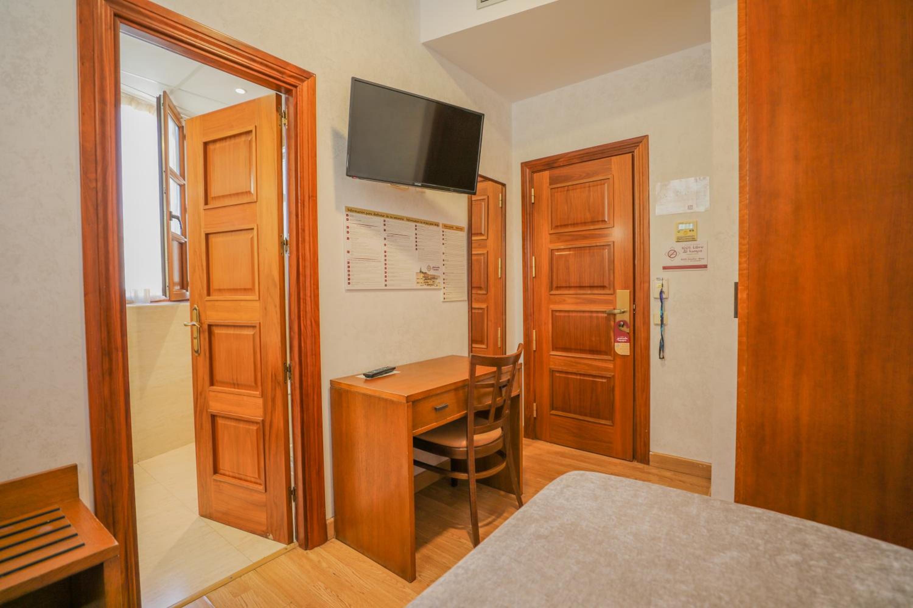 Single Room photo 3