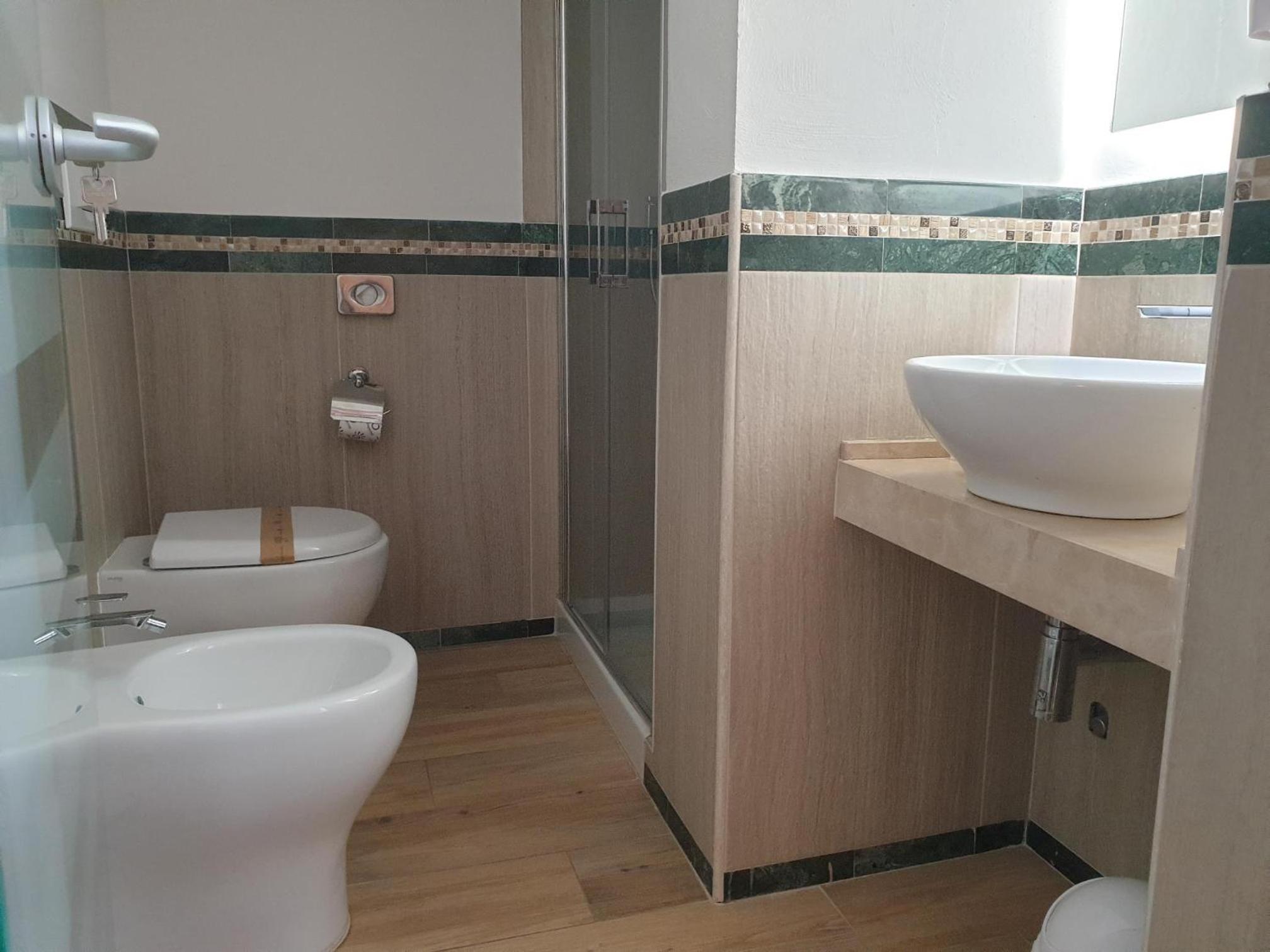 Single Room photo 2