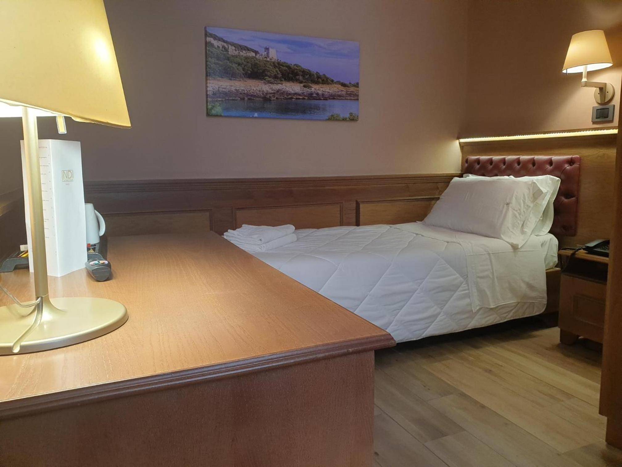 Single Room photo 3