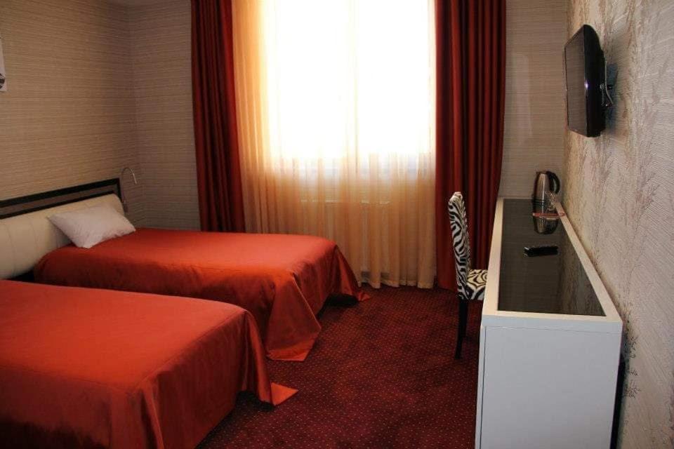 Standard Double or Twin Room with Balcony - Photo 3