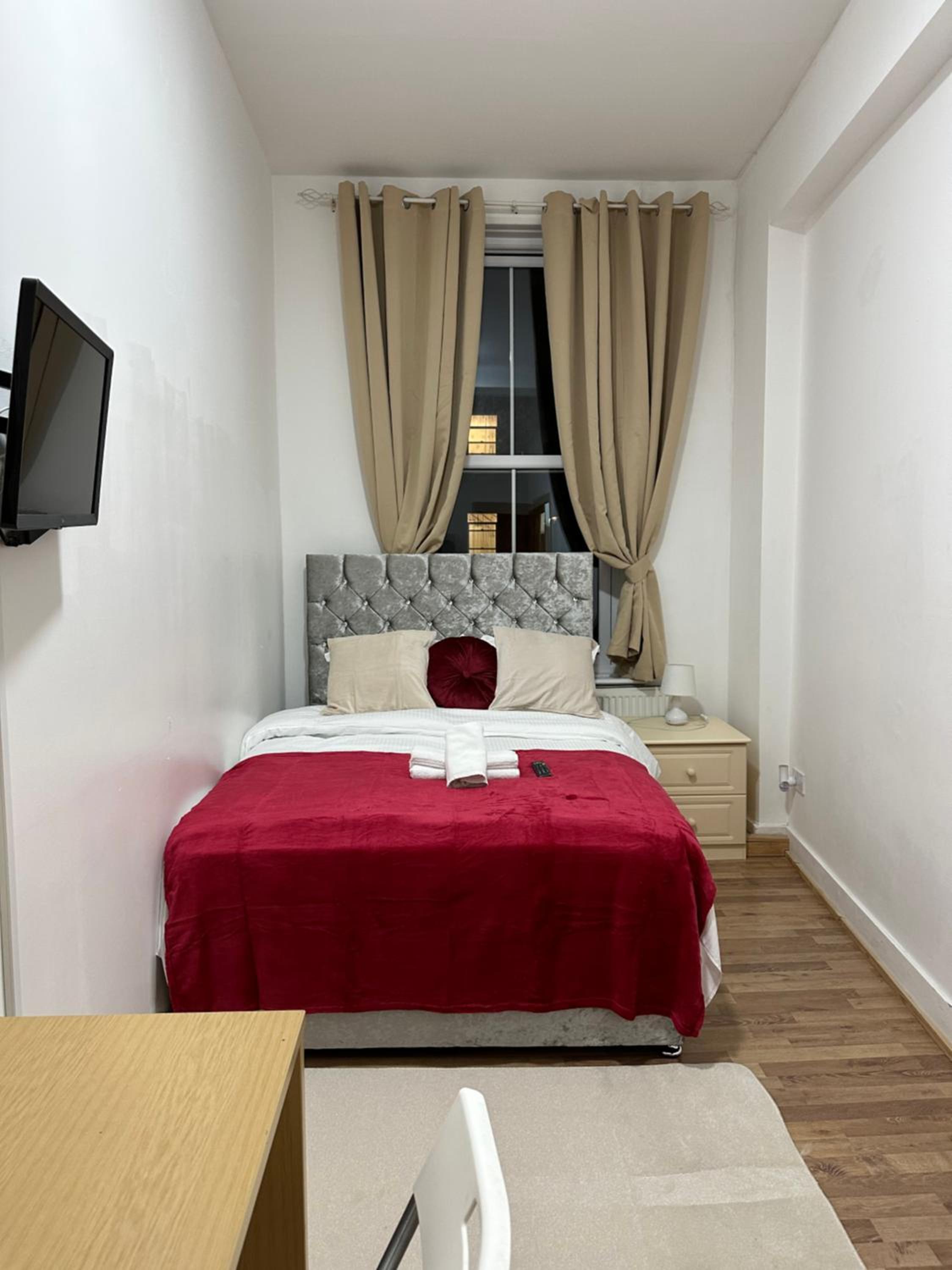 Double Room with Shared Bathroom photo 3