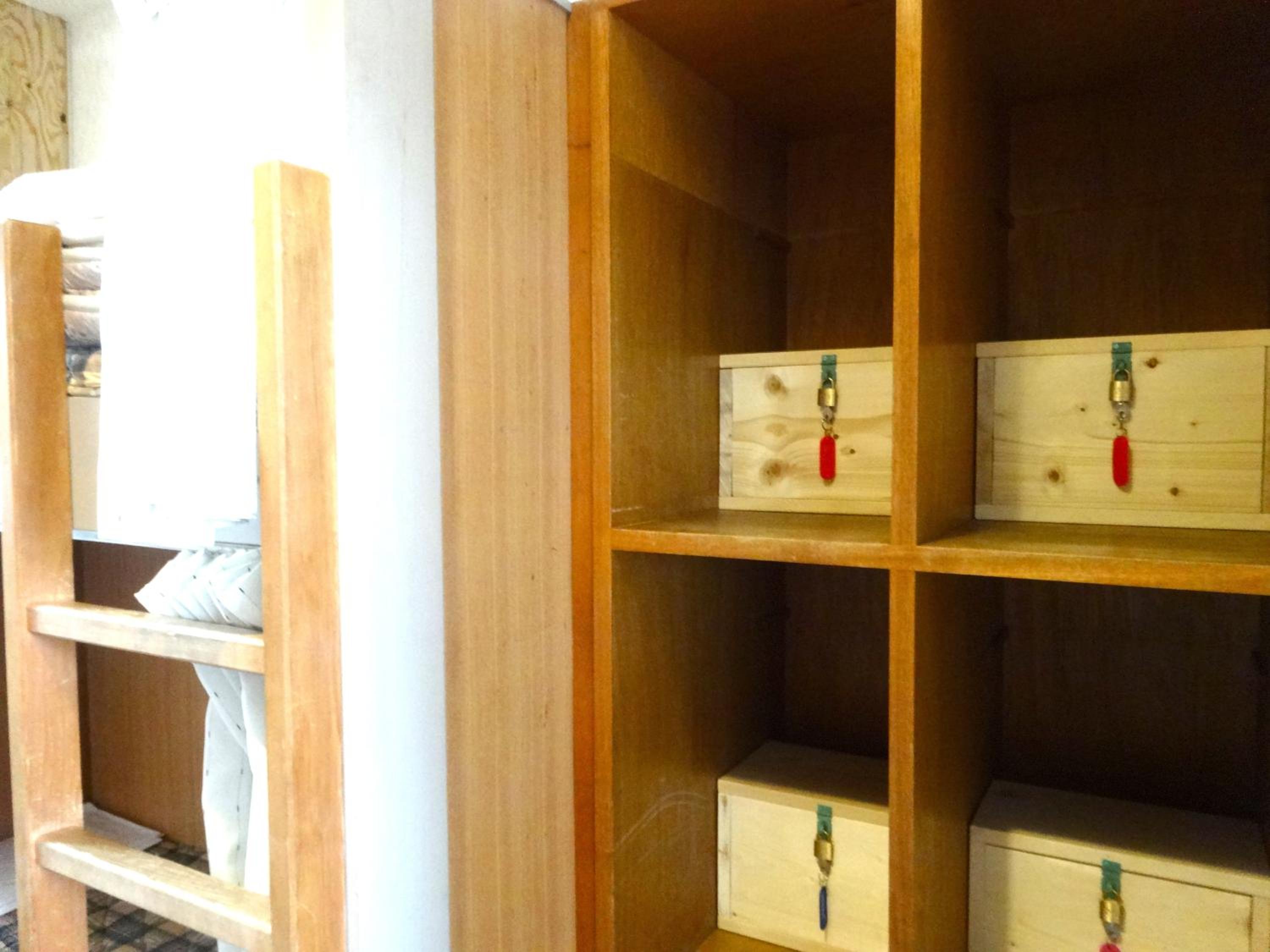 Bunk Bed in 5-Bed Male Dormitory Room  photo 2