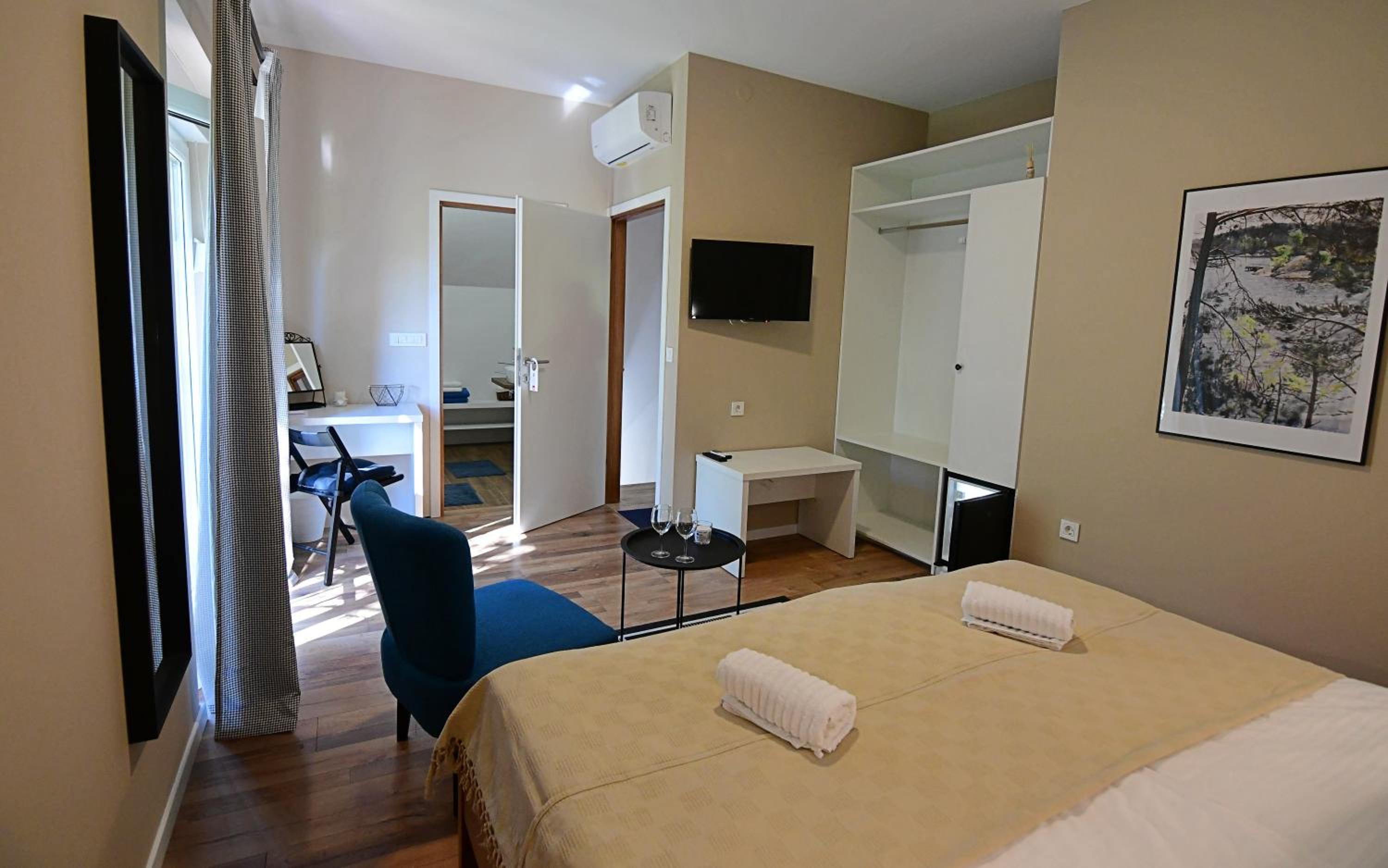 Double Or Twin Room photo 3