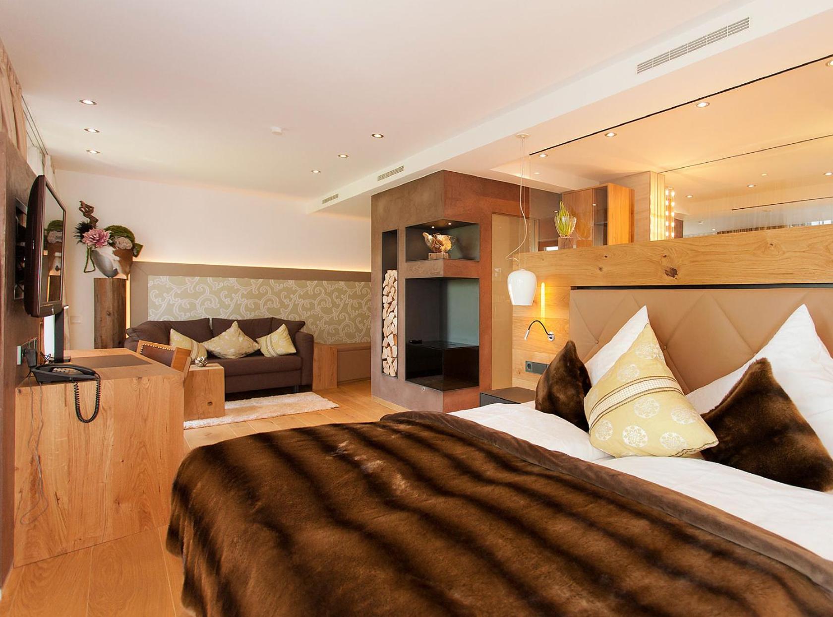 Junior Suite with Balcony and Sea View