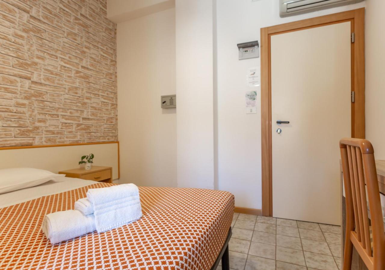 Single Room with Balcony photo 1