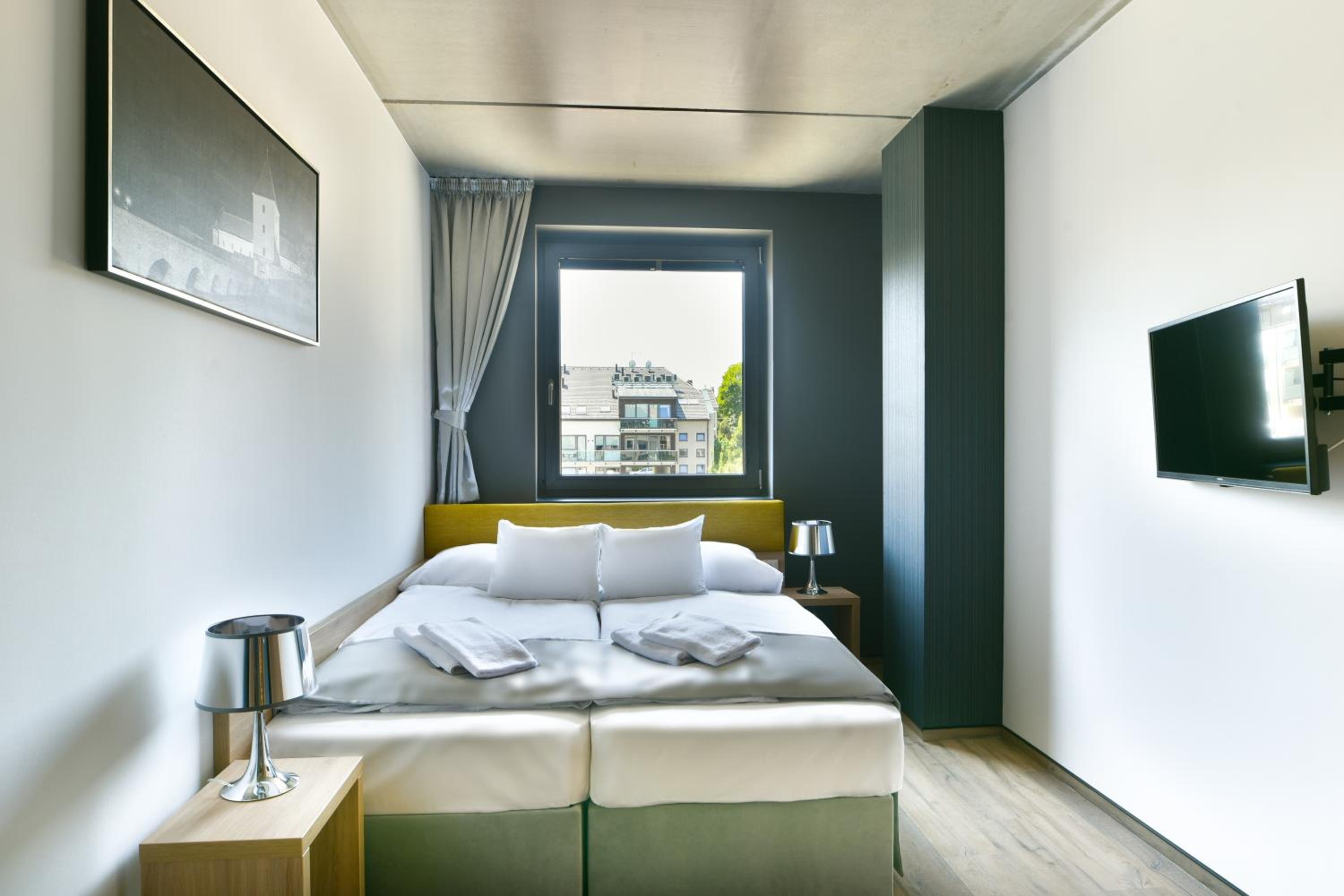 Apartment with Terrace photo 2
