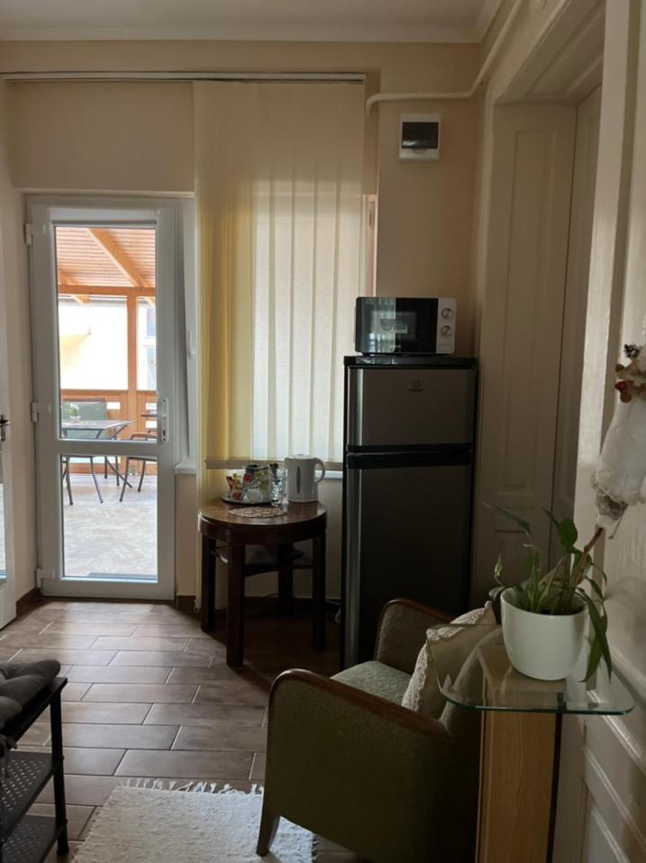One-Bedroom Apartment - Photo 6