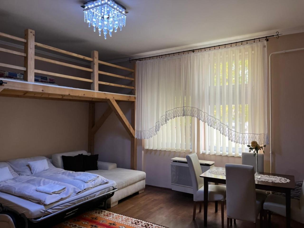 One-Bedroom Apartment - Photo 8