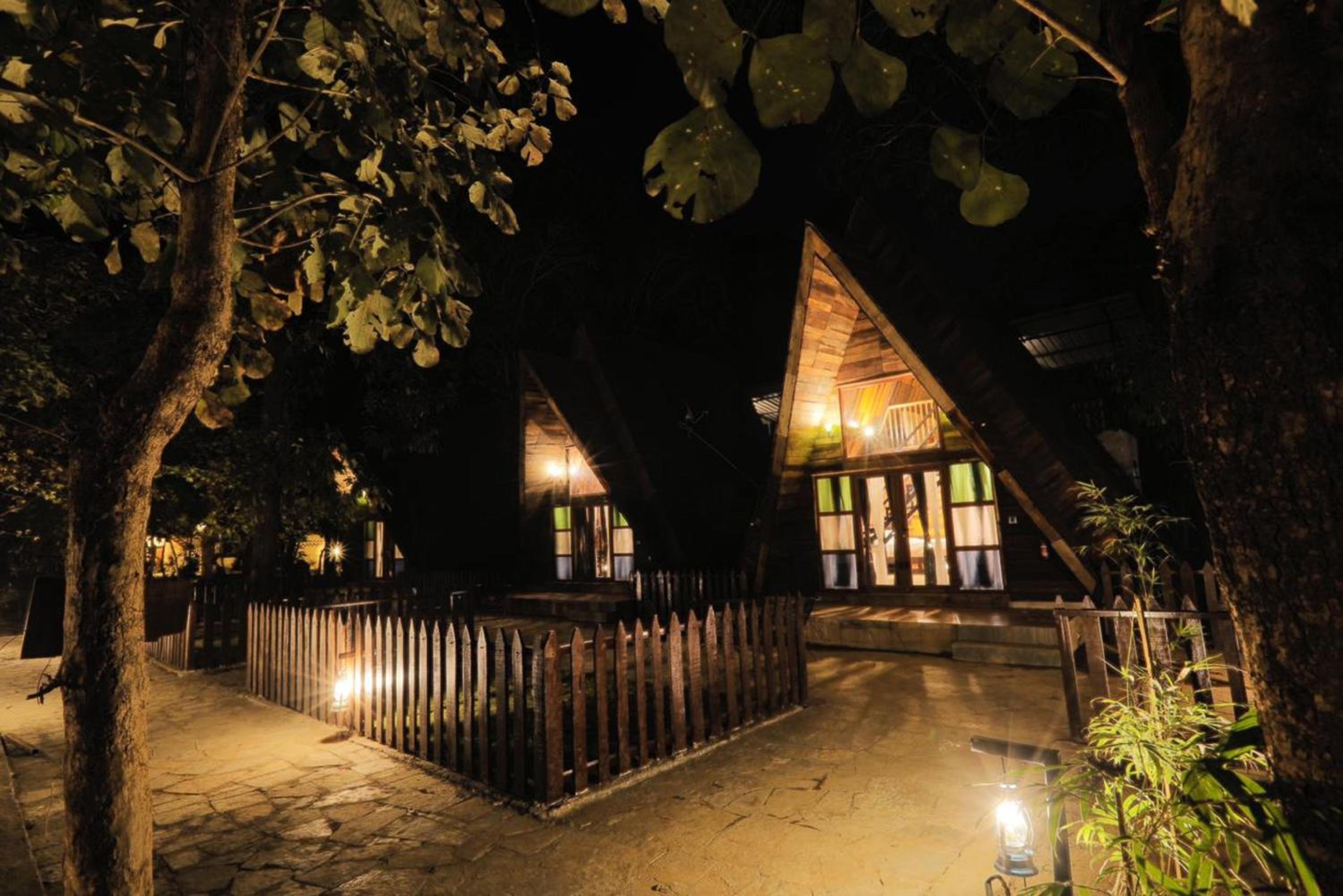 Garden View Wooden Chalet with Sitout photo 3