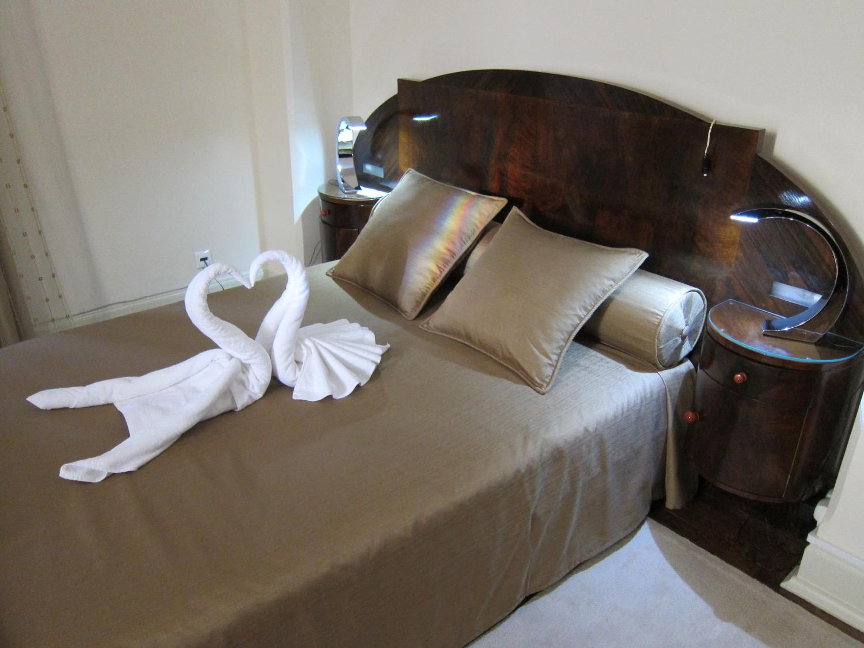Premium Suite - Photo 1