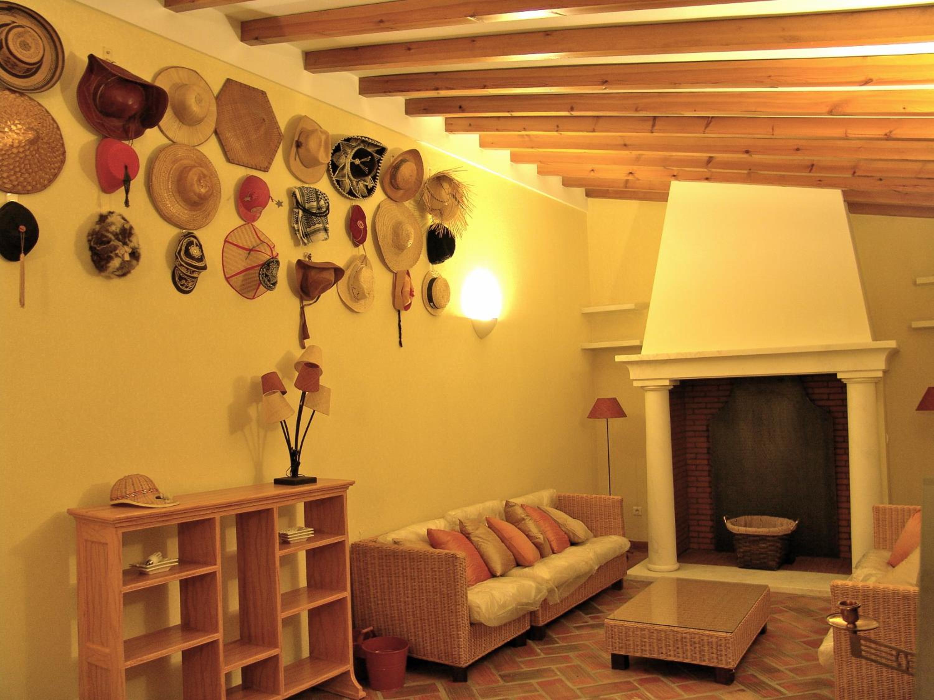 Studio Apartment - Photo 2