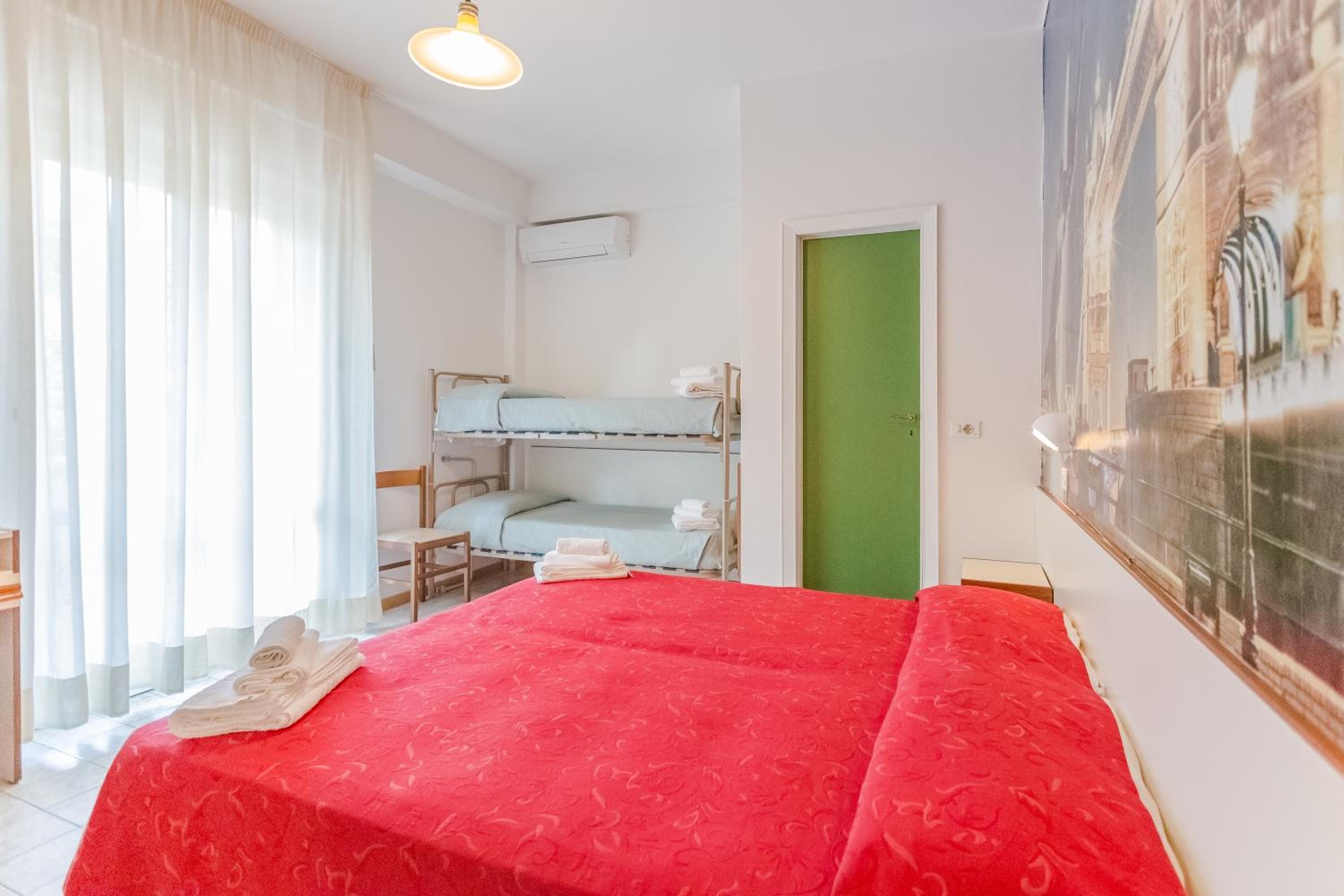 Quadruple Room with Terrace photo 3