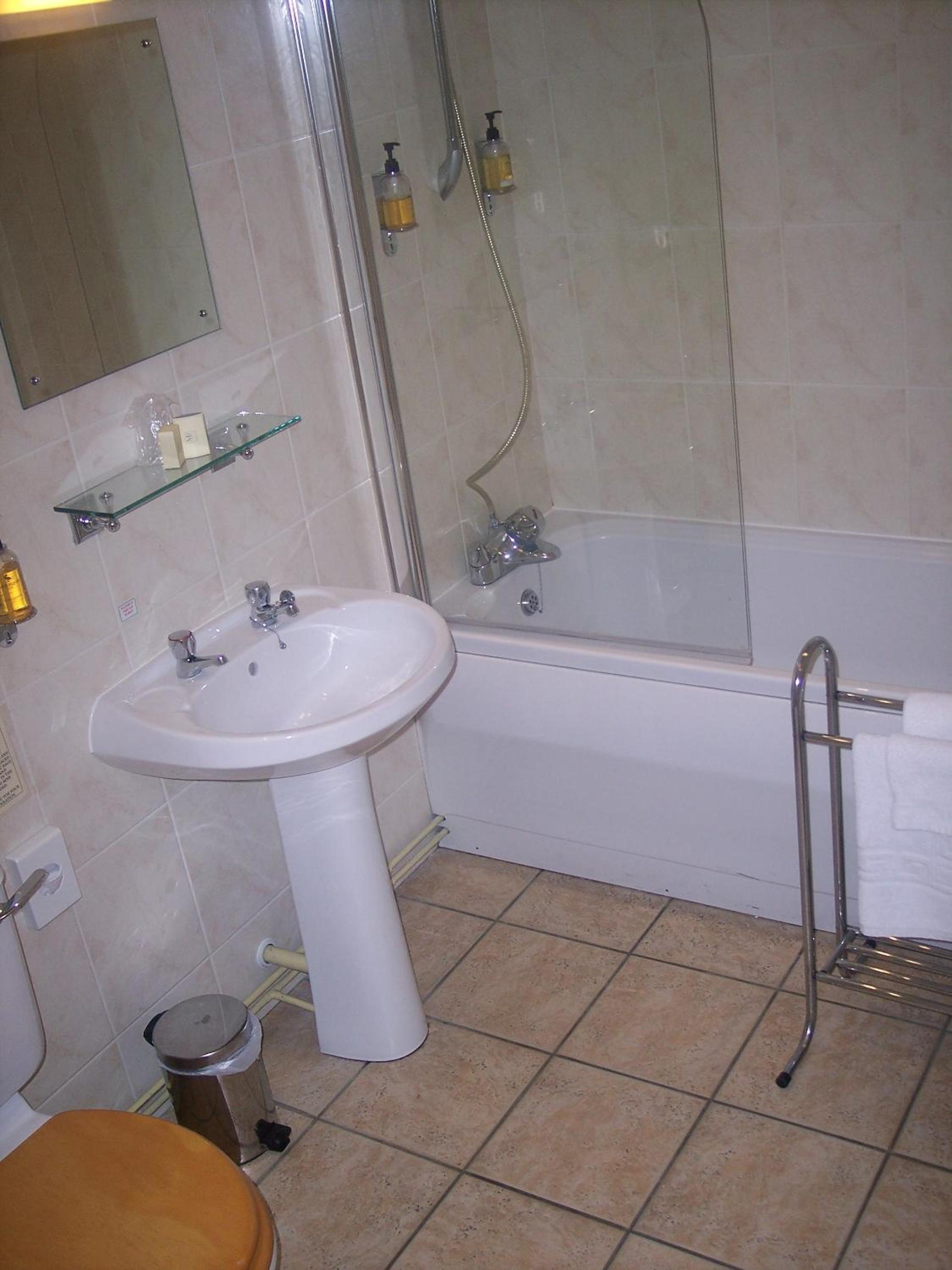 Double Room - Photo 7