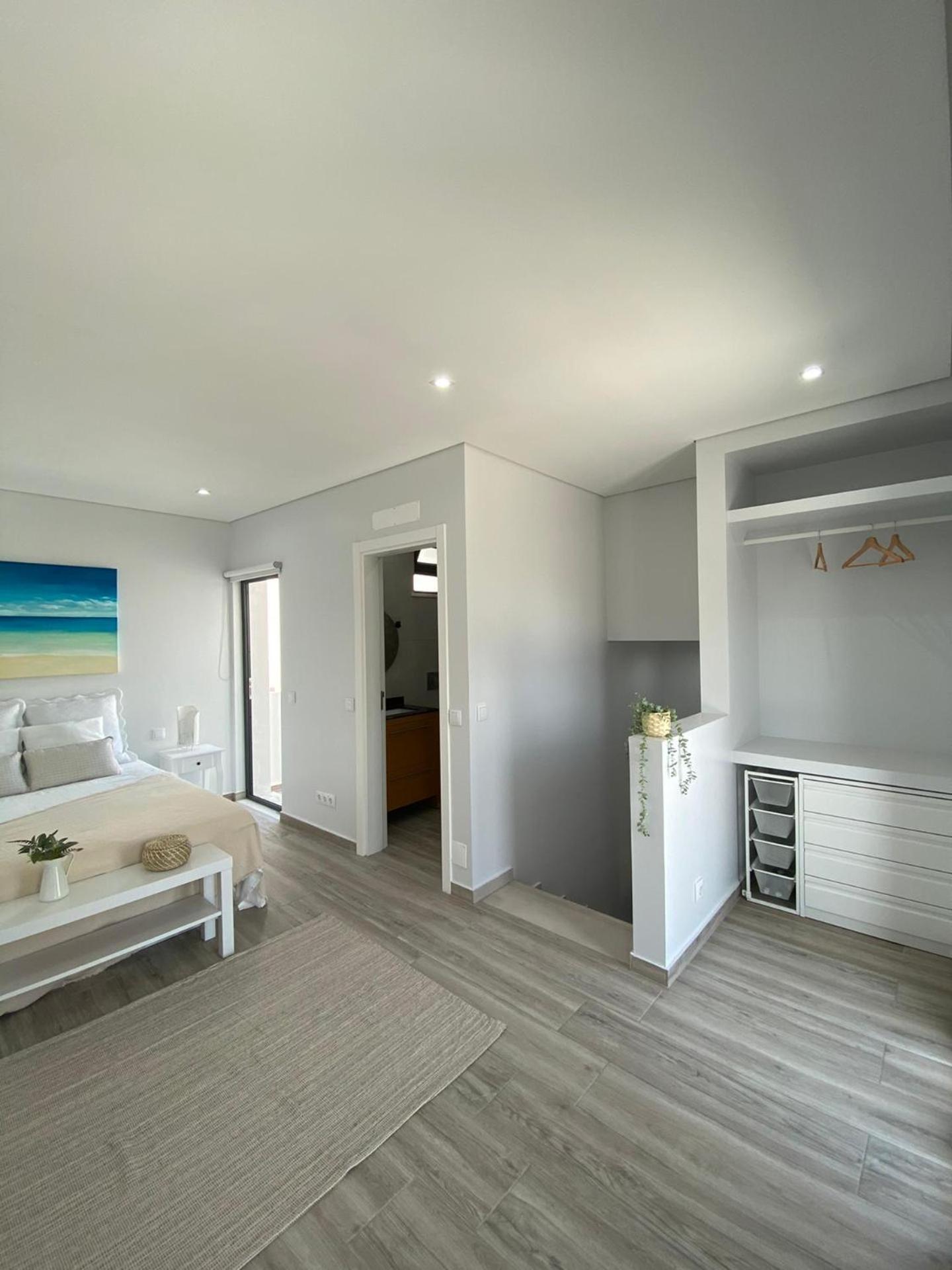 Two-Bedroom Deluxe Apartment with Ocean View photo 1