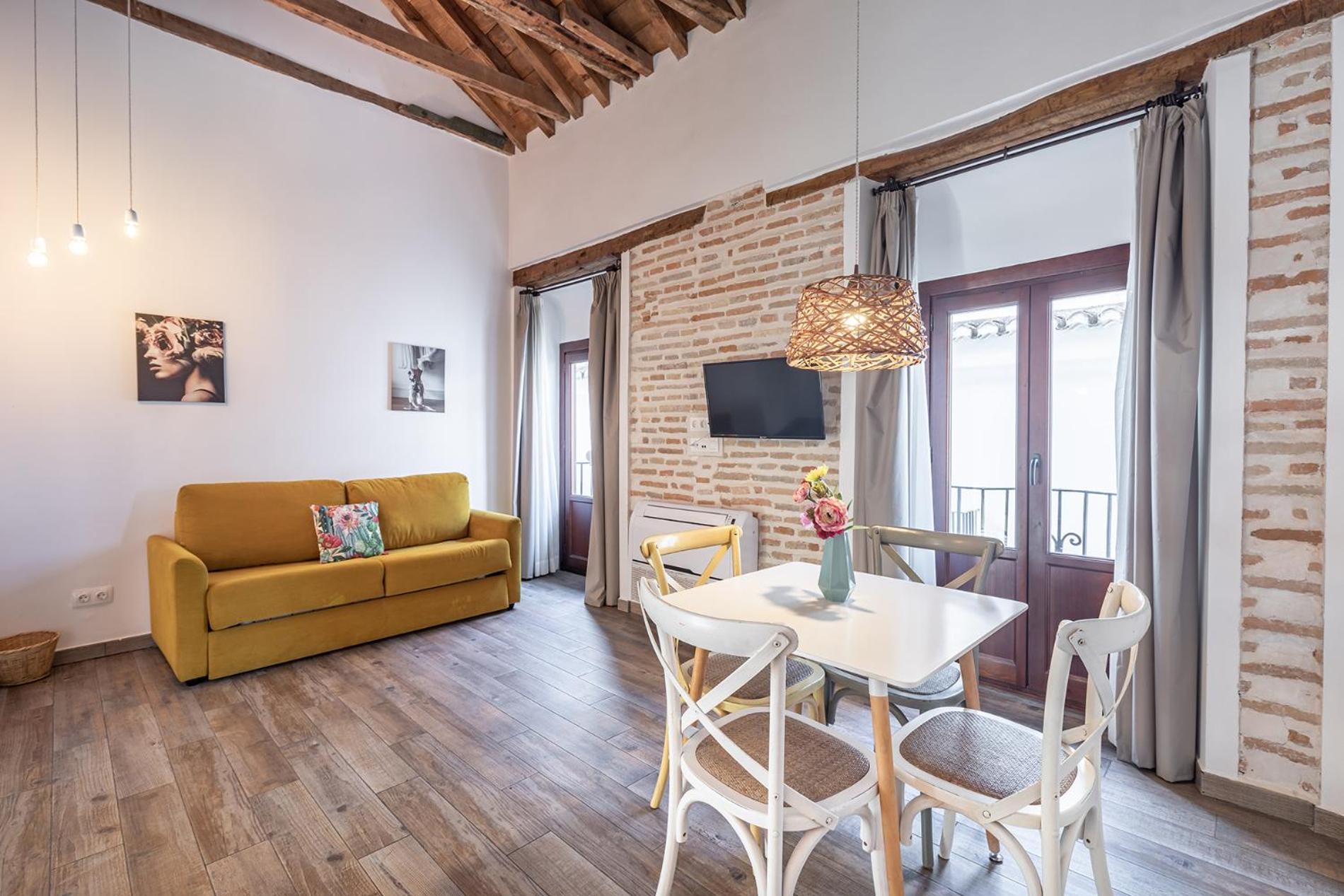 One-Bedroom Apartment - Photo 31