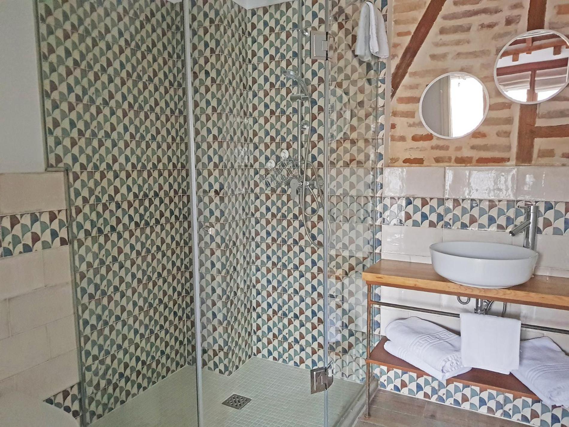 One-Bedroom Apartment - Photo 12