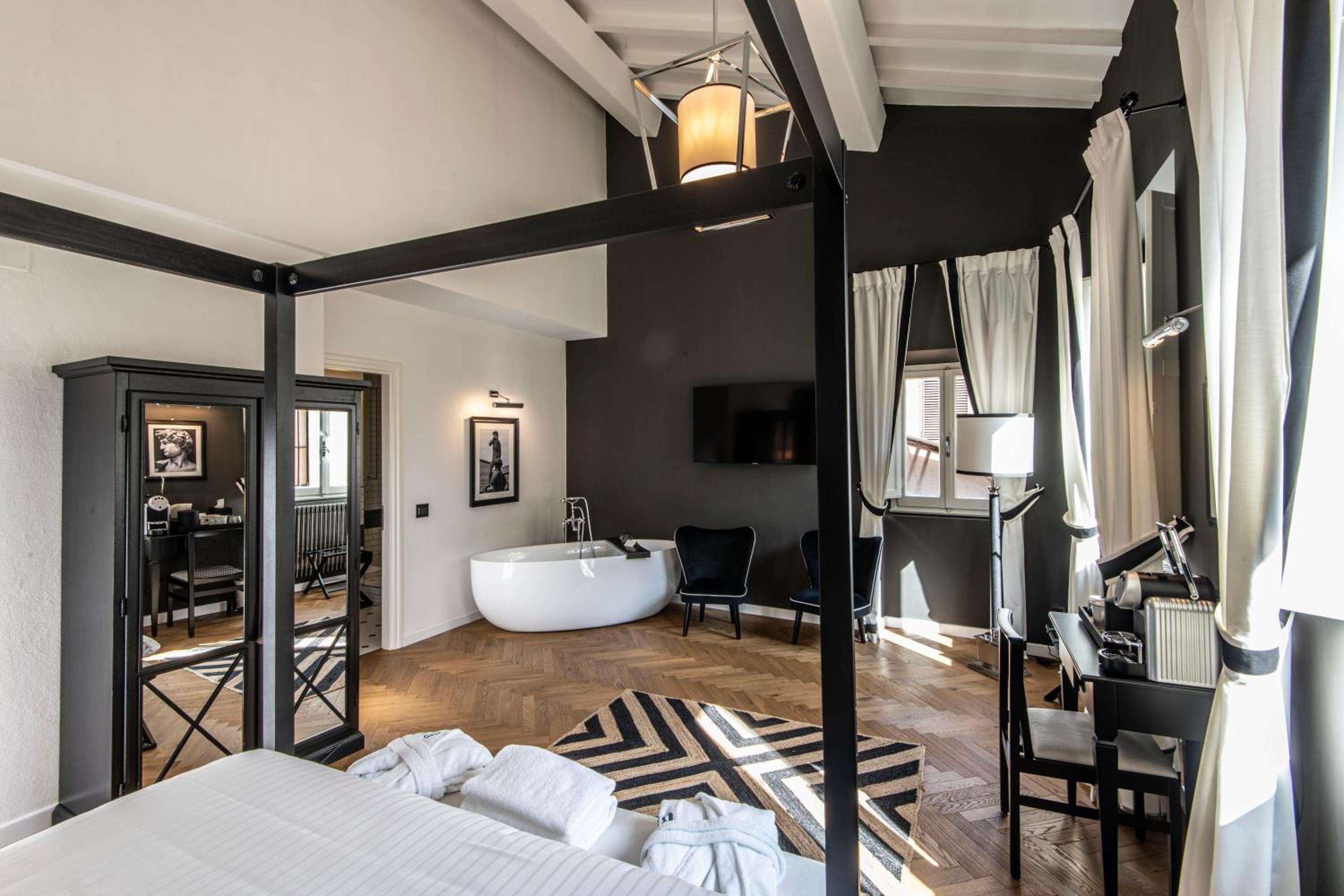 Executive Suite photo 2