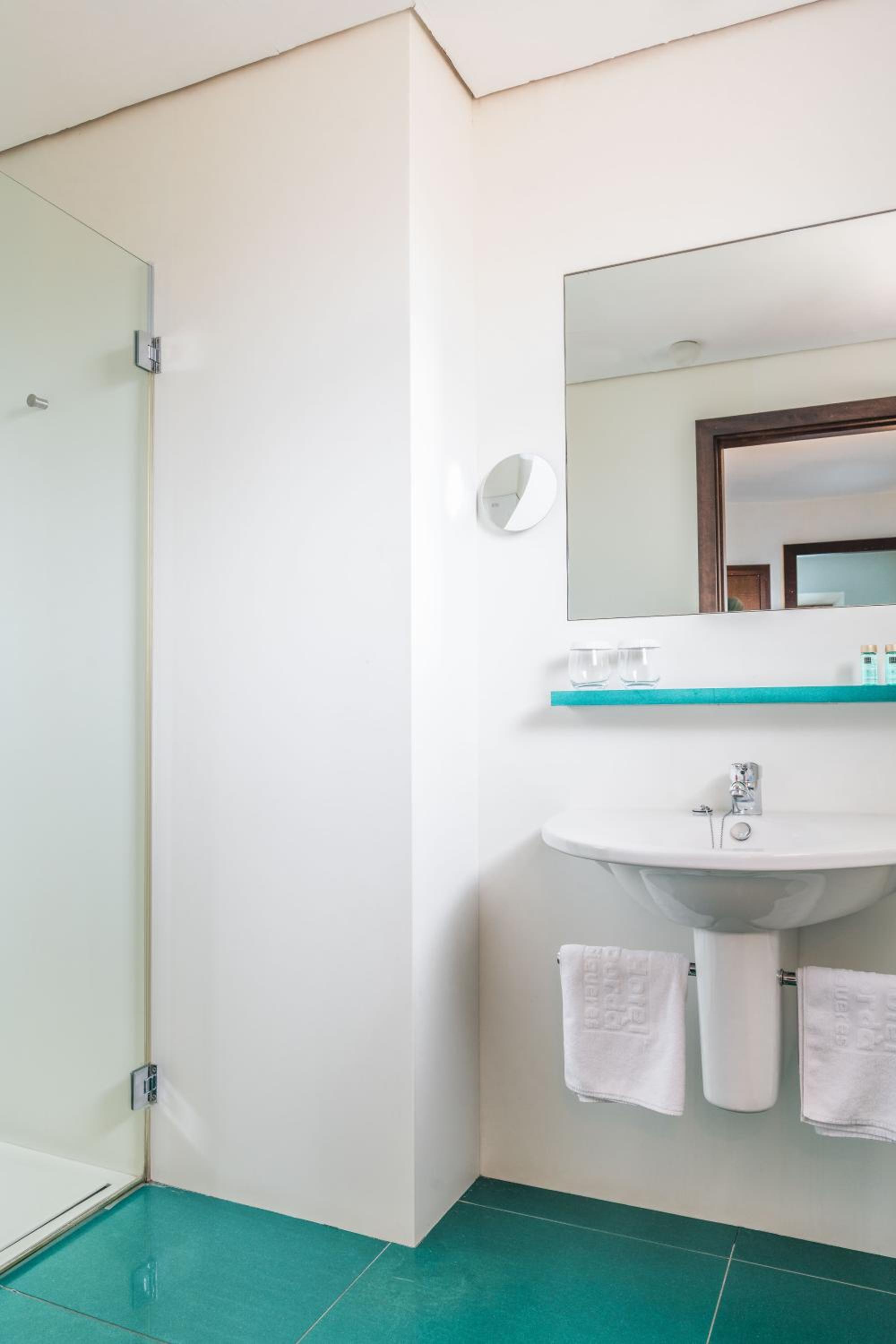 Suite - Photo 2