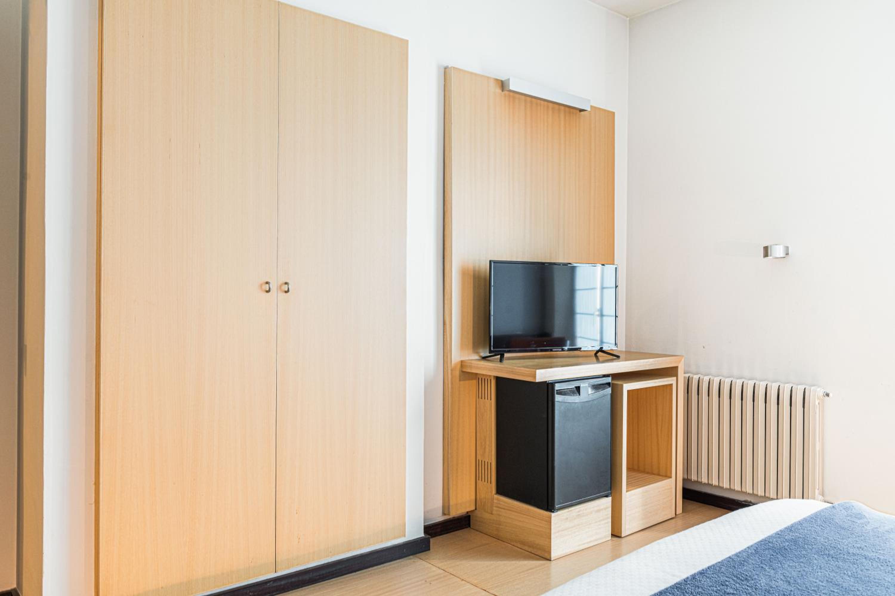 Suite - Photo 13