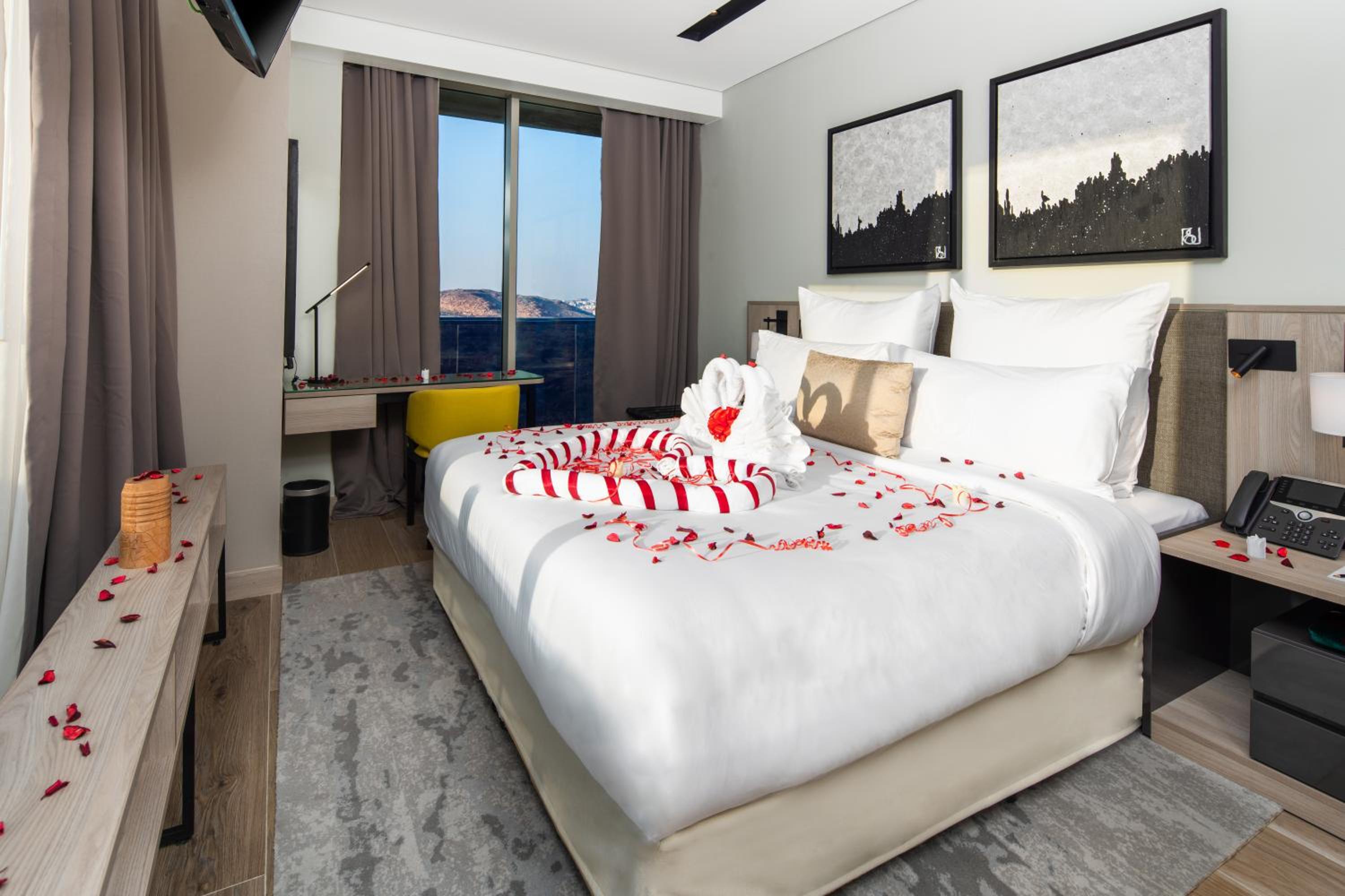 One Bedroom Executive Suite with Balcony - Photo 1