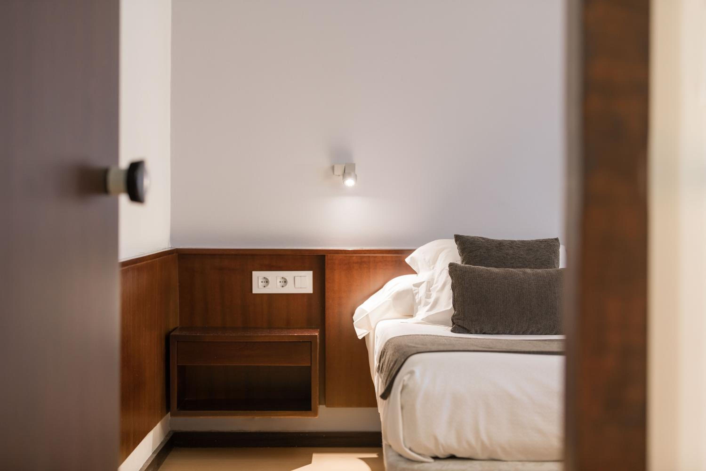 Superior Double or Twin Room - Photo 3