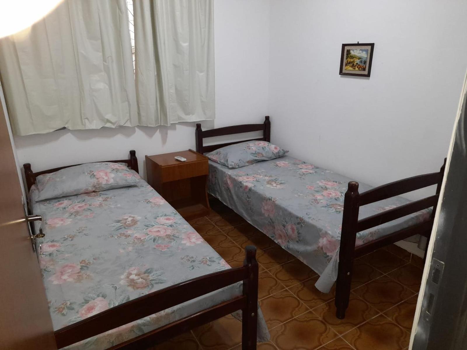 Economy Twin Room photo 2