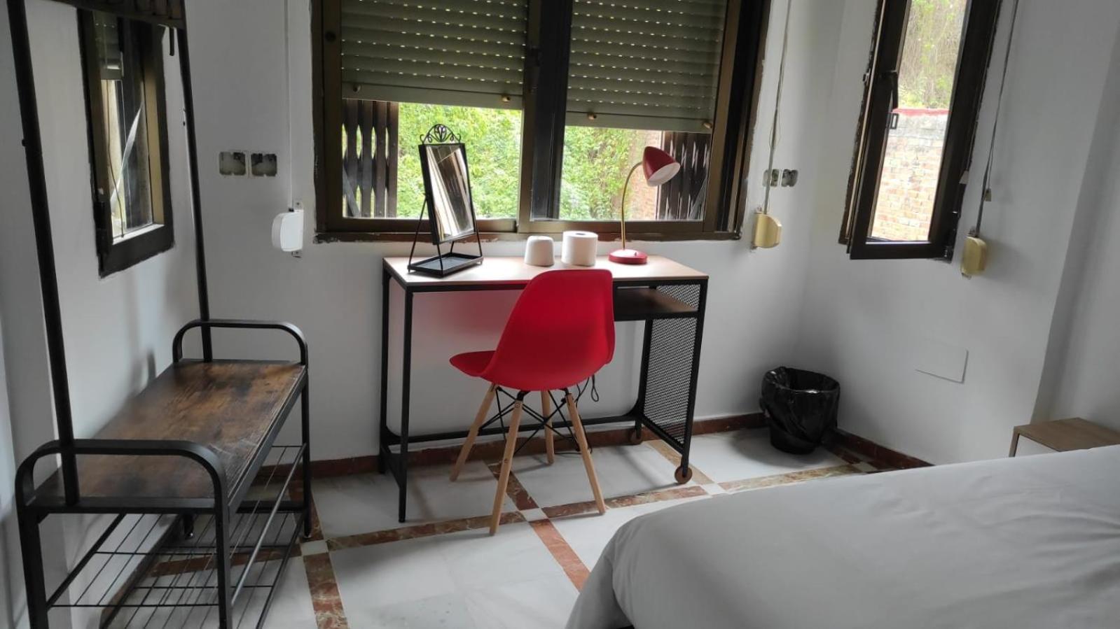 Habitación individual con baño compartido